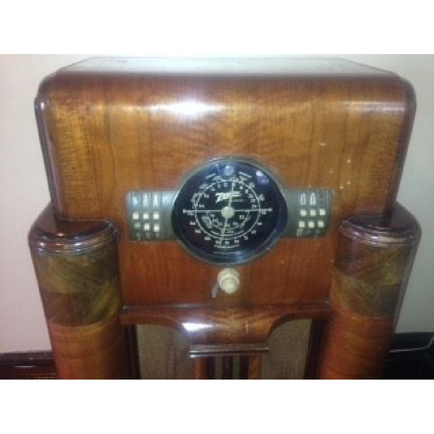 1940 Zenith Radio - image-2