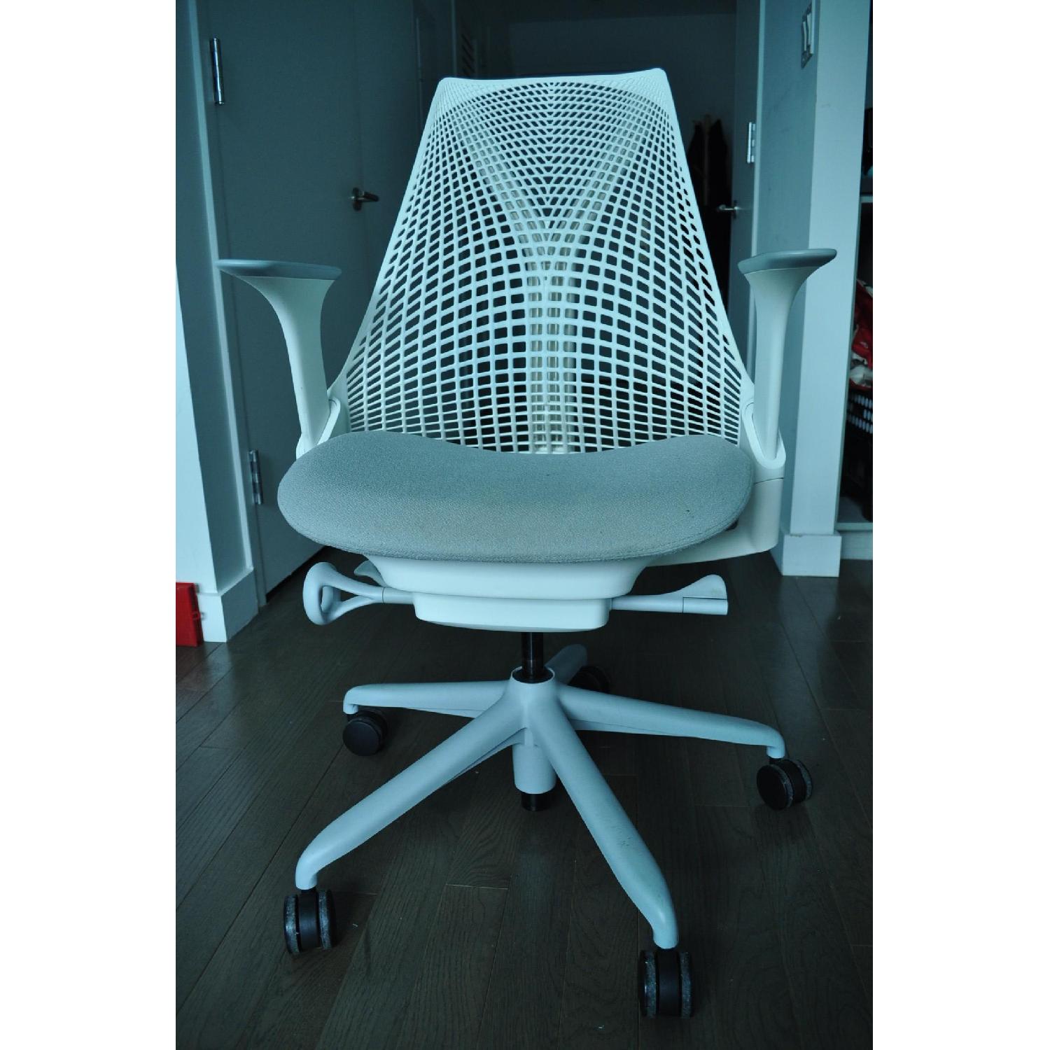 Herman Miller Grey & White Sayl Desk/Office Chair - image-4