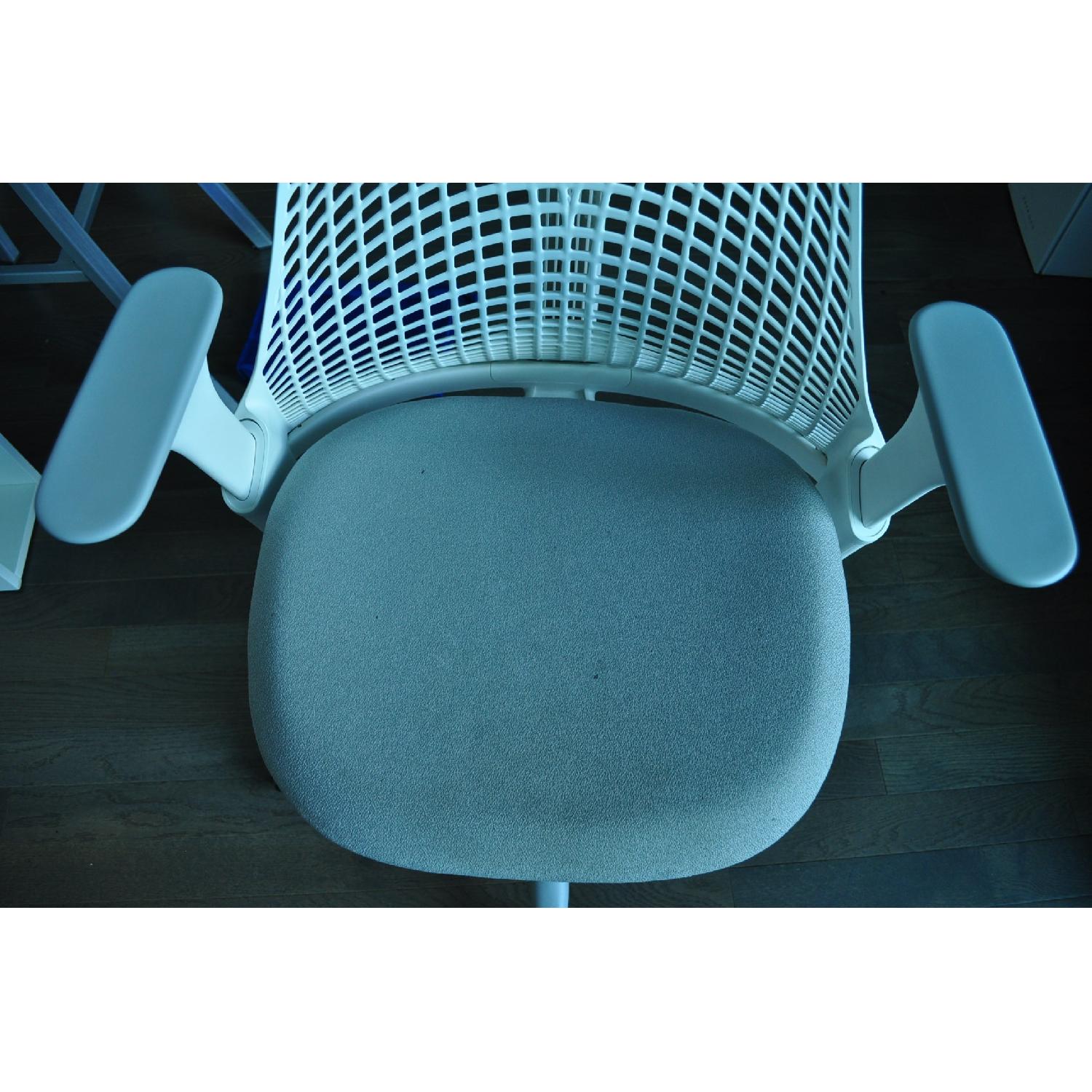 Herman Miller Grey & White Sayl Desk/Office Chair - image-6