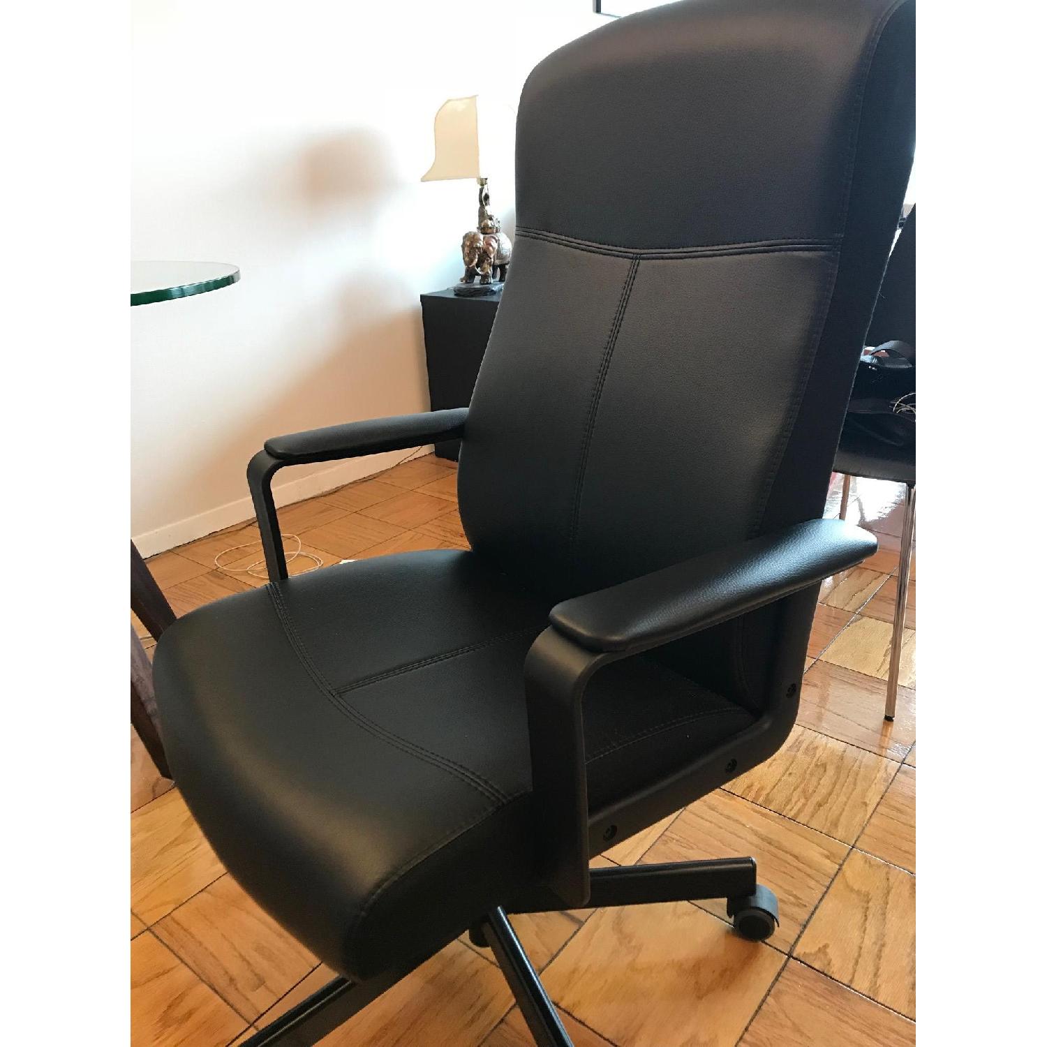 Ikea Micke Black Desk & Swivel Desk Chair - image-7