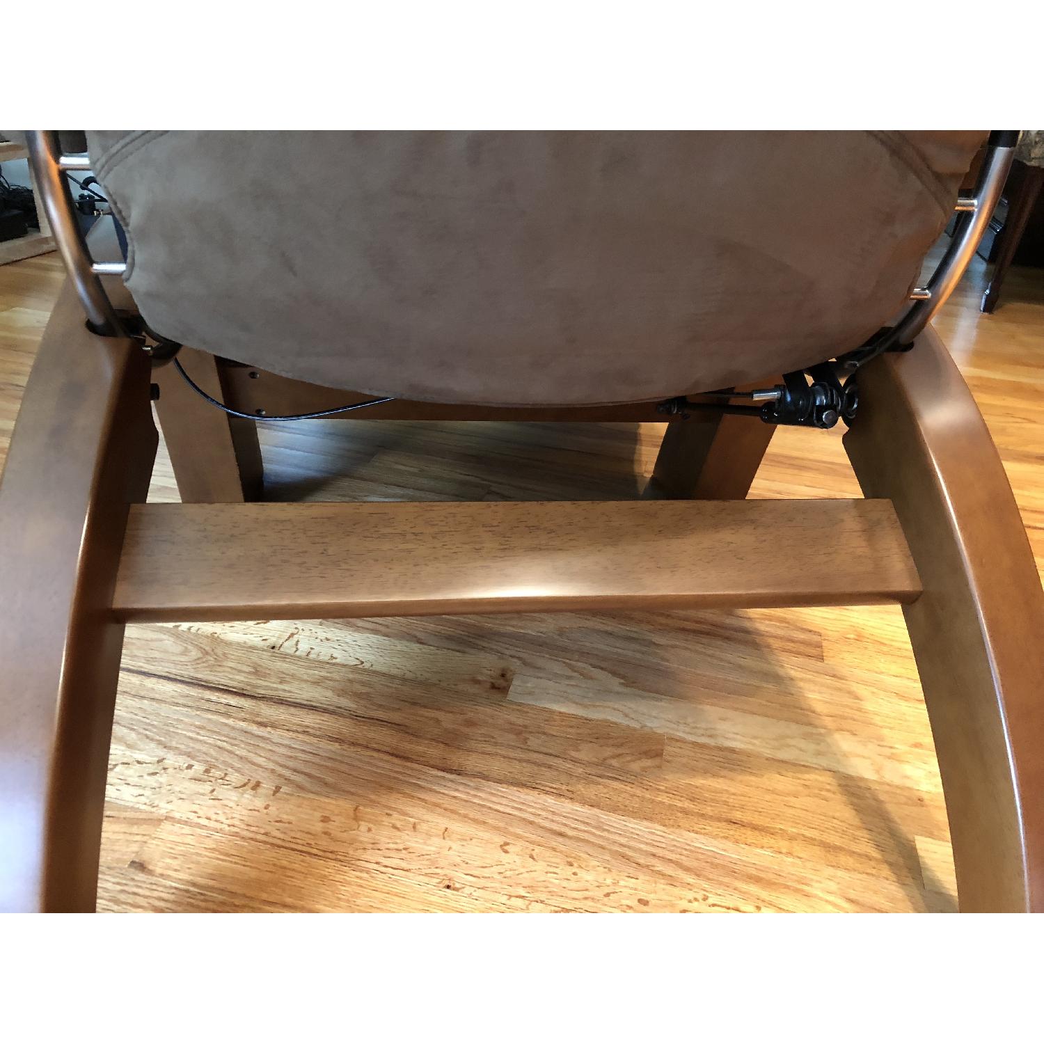 Human Touch Zero Gravity Perfect Chair/Recliner - image-6