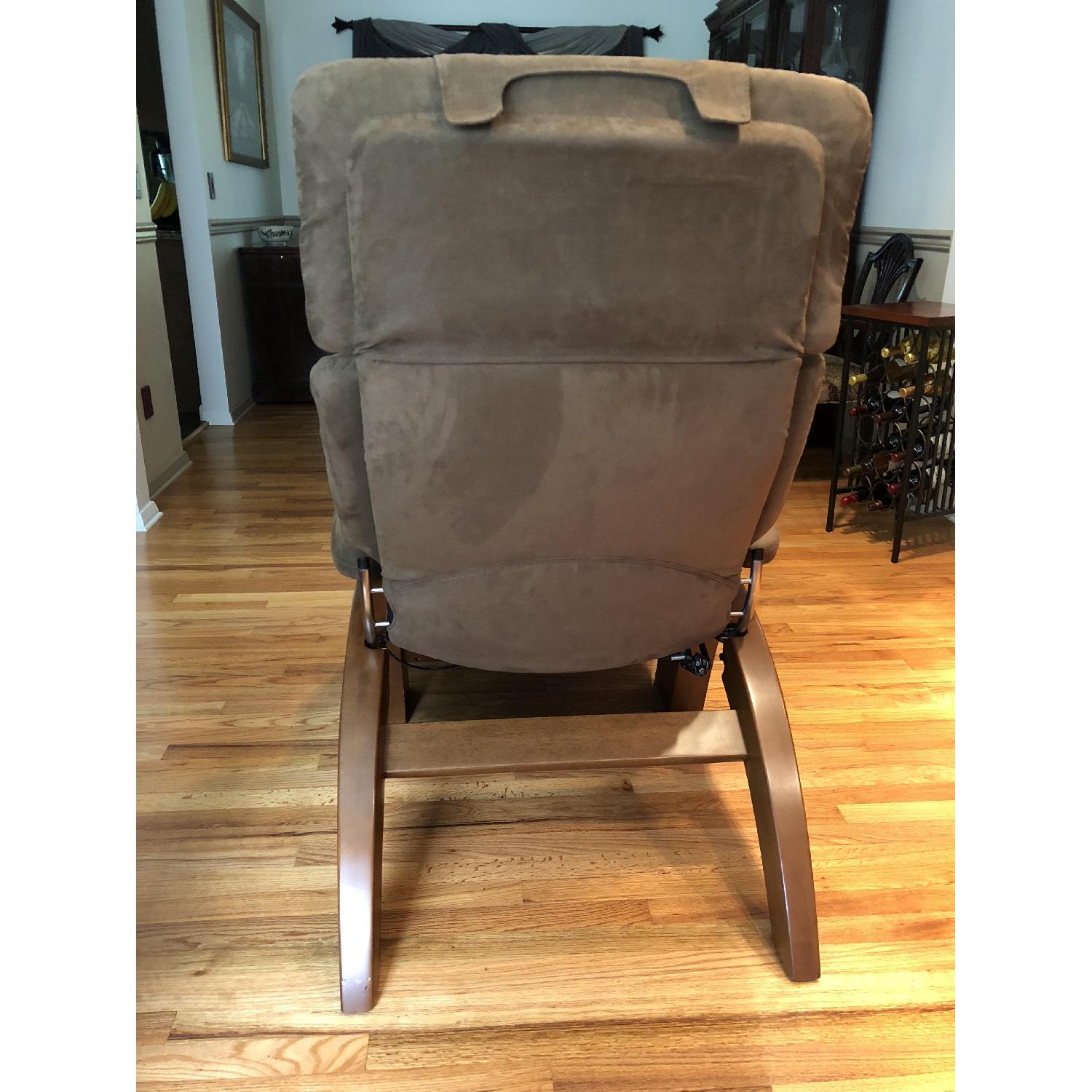 Human Touch Zero Gravity Perfect Chair/Recliner - image-11