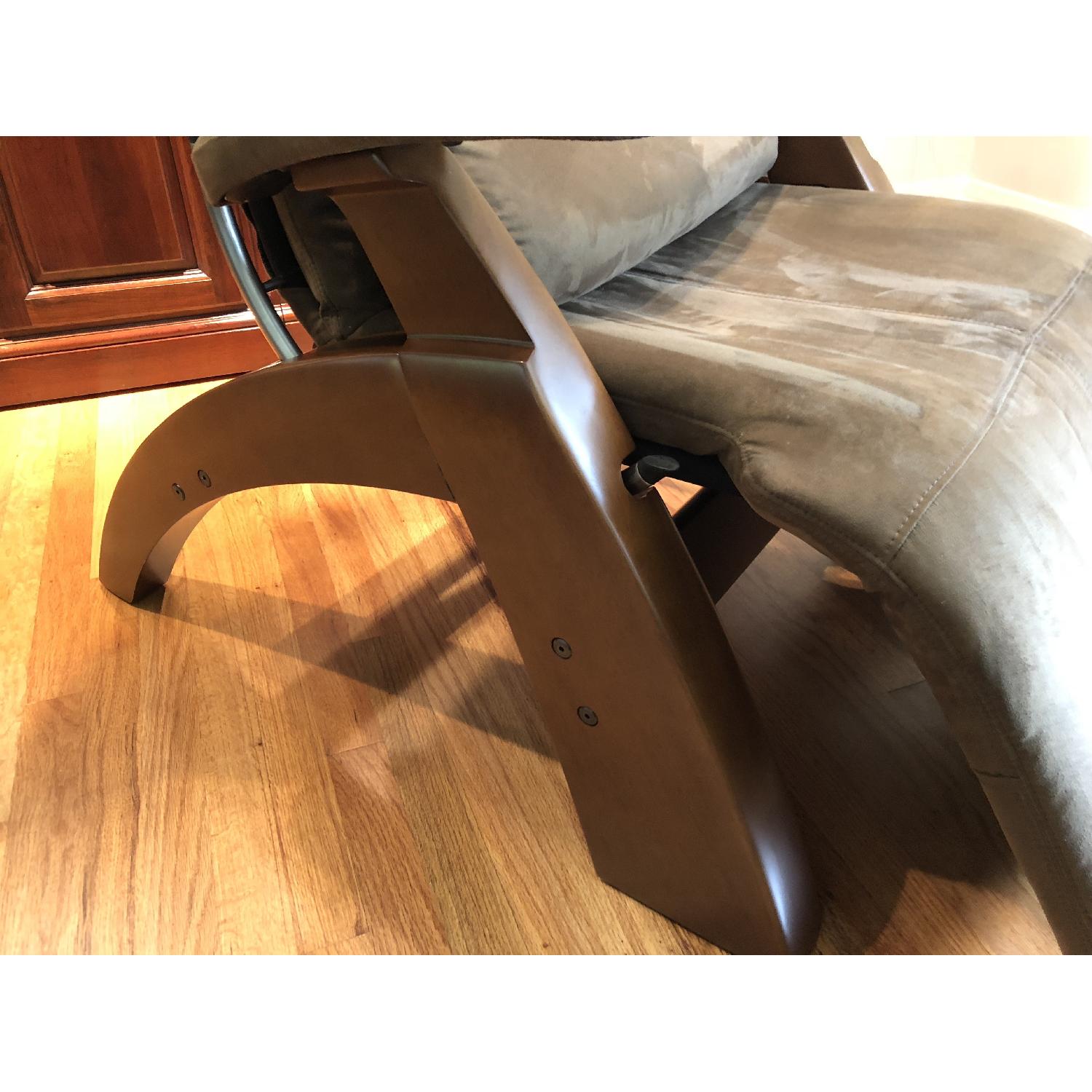 Human Touch Zero Gravity Perfect Chair/Recliner - image-14