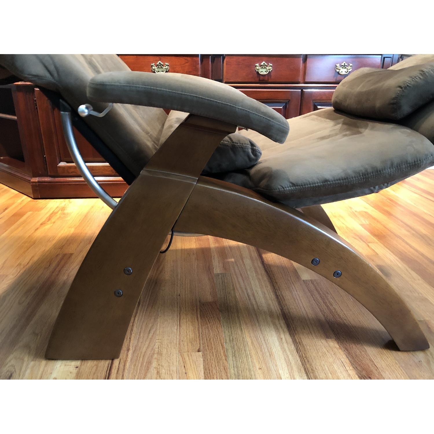 Human Touch Zero Gravity Perfect Chair/Recliner - image-21