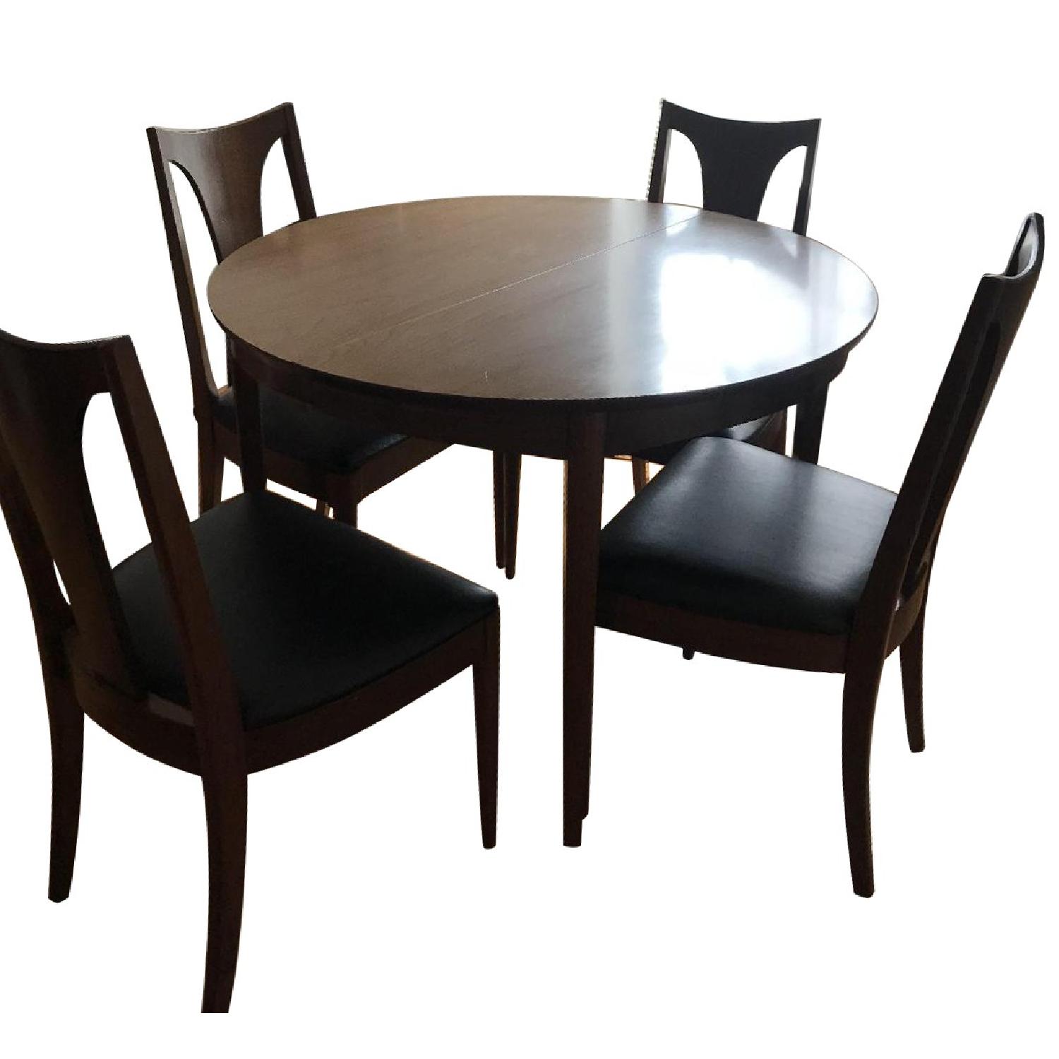 Mid Century Modern Expandable Dining Table w/ 4 Chairs AptDeco