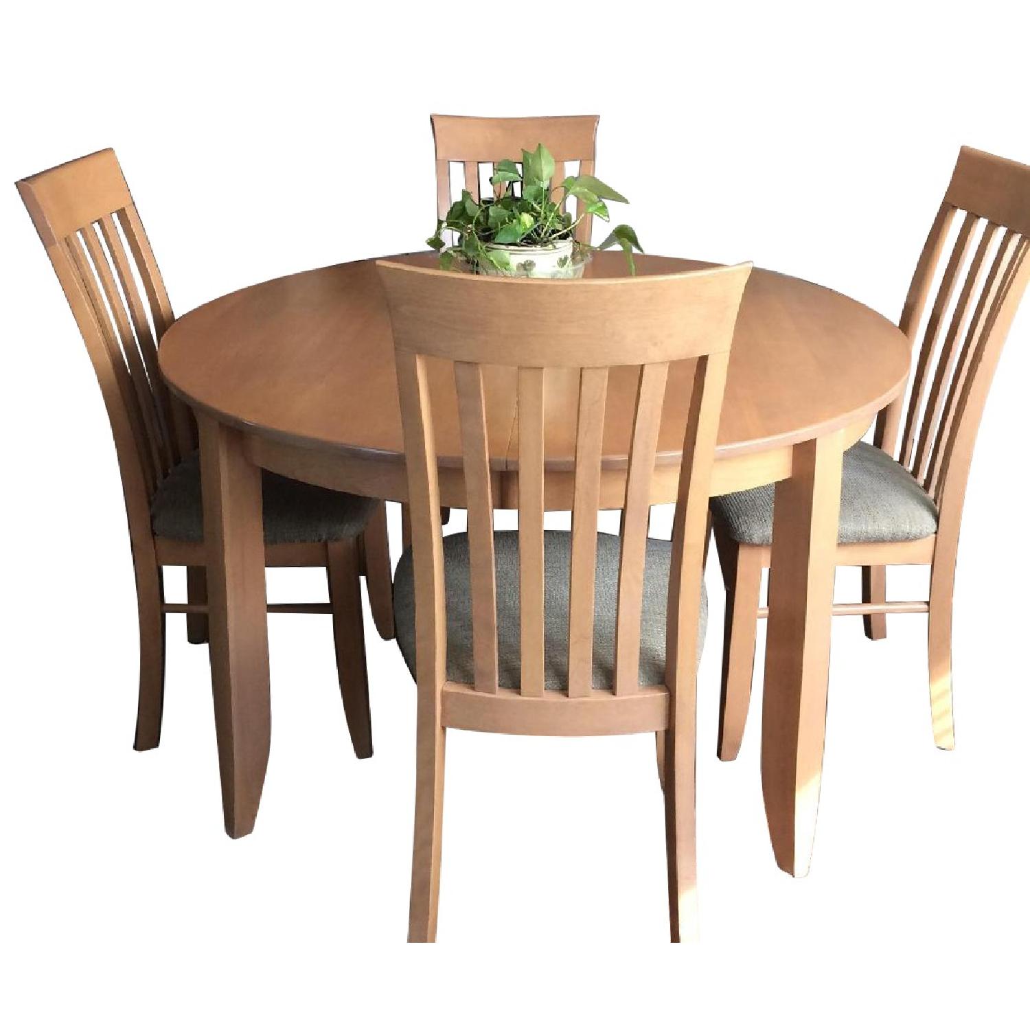 Canadel Round Expandable Maple Table w/ 4 Chairs - image-0