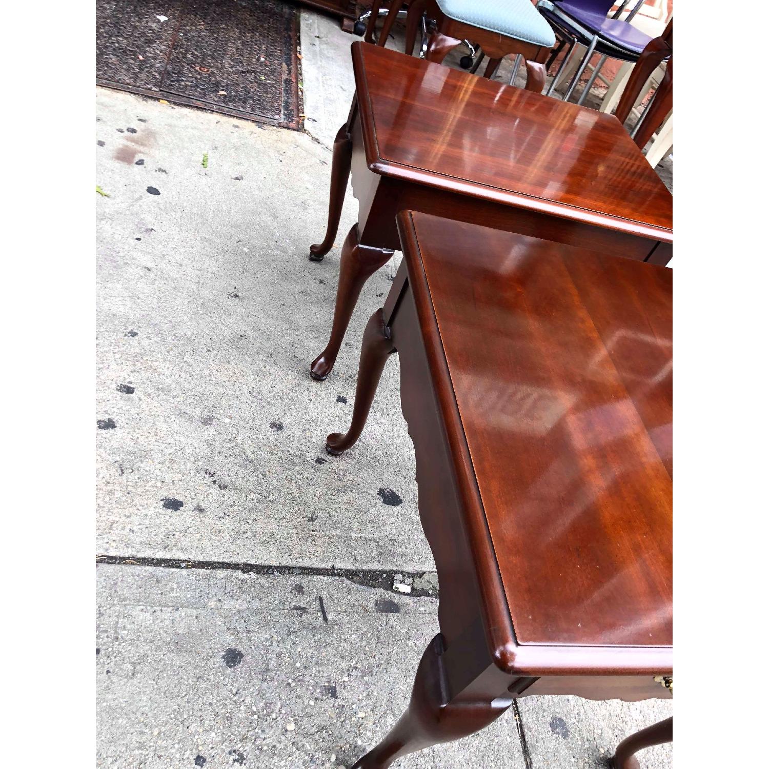 Vintage Thomasville Queen Anne Cherry 1 Drawer End Tables - image-9