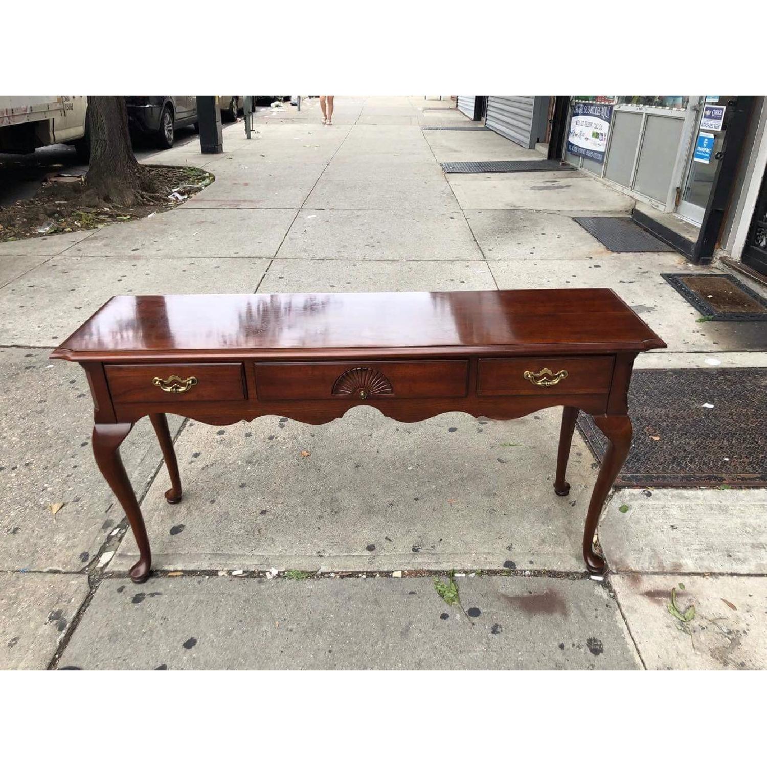 Thomasville Vintage Cherry Queen Anne 3 Drawer Console Table - image-4