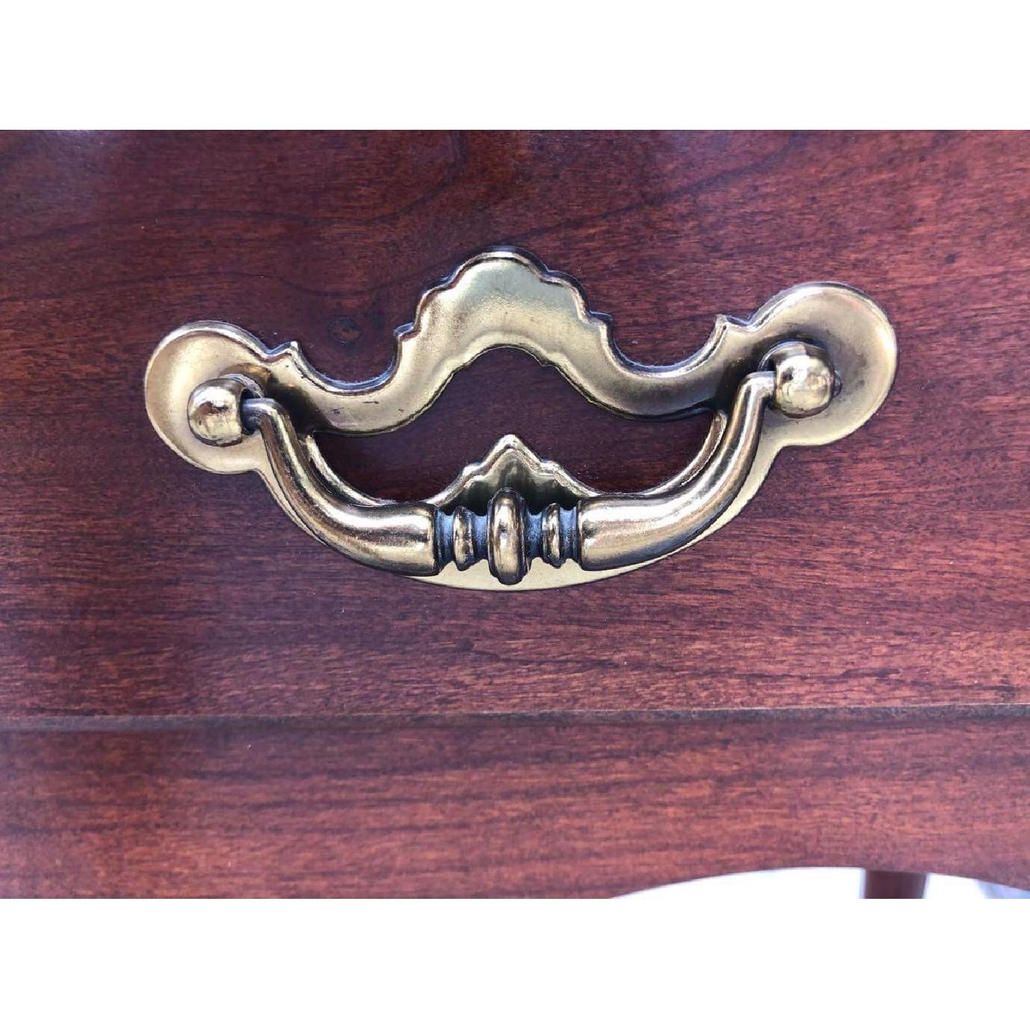 Thomasville Vintage Cherry Queen Anne 3 Drawer Console Table - image-9