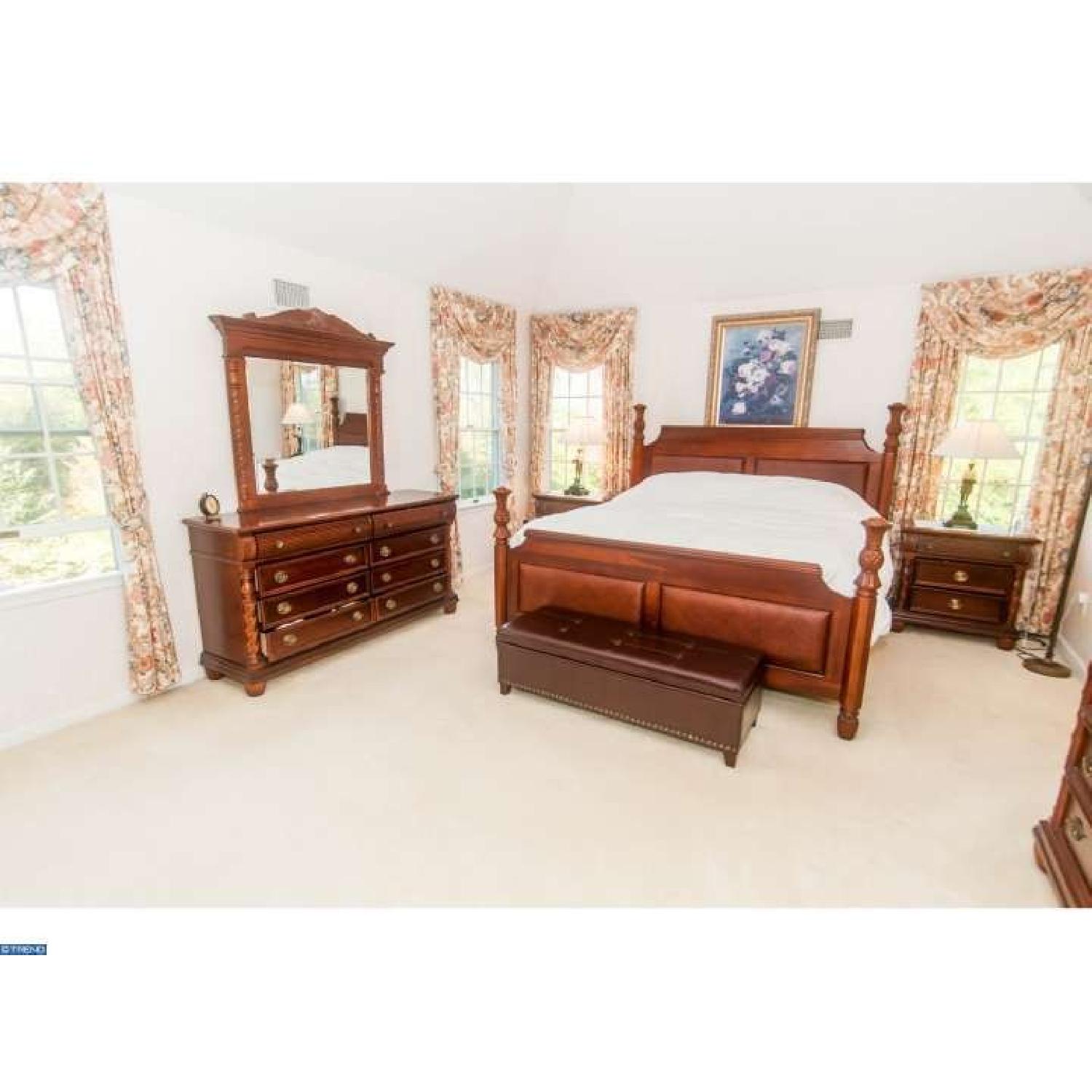 Raymour & Flanigan Bedside Table AptDeco