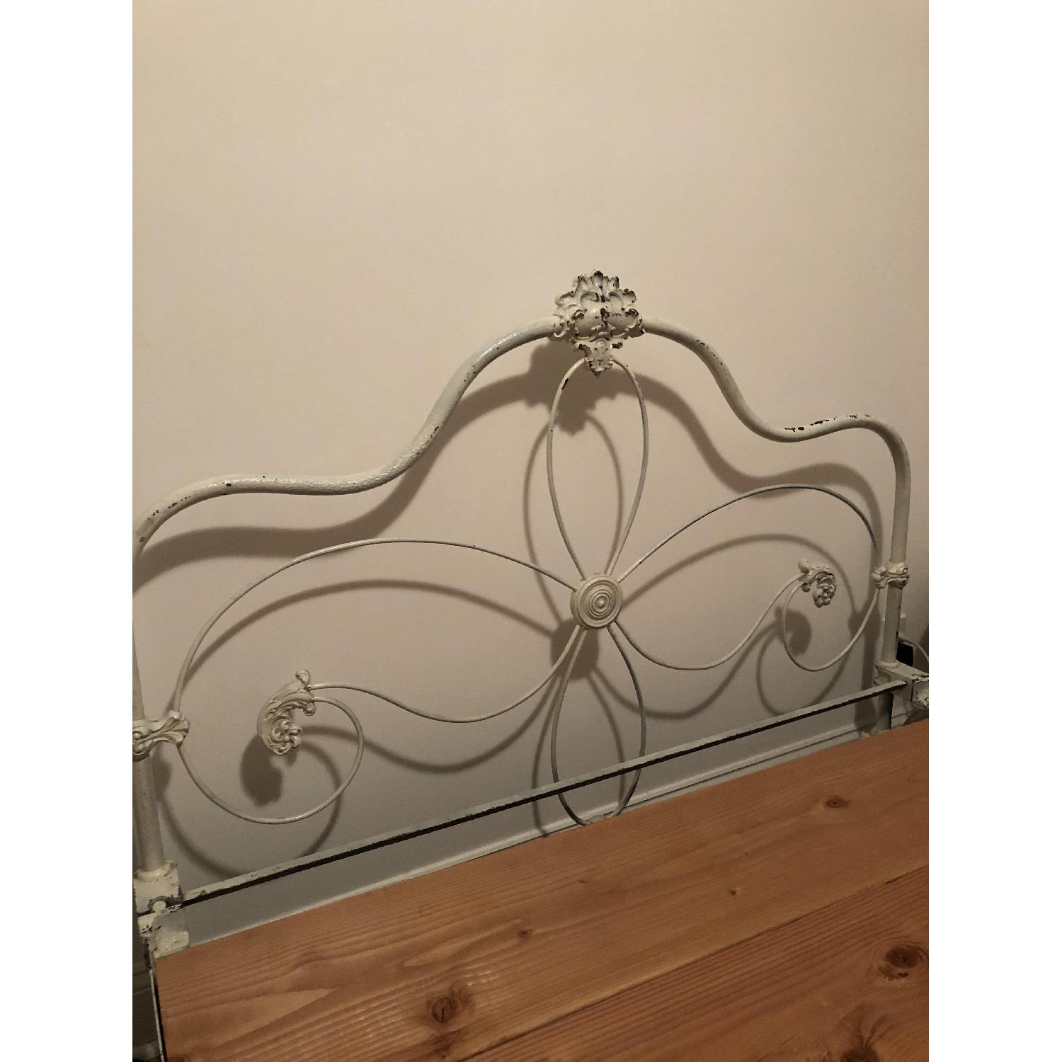 Vintage Metal Full Size Bed Frame AptDeco
