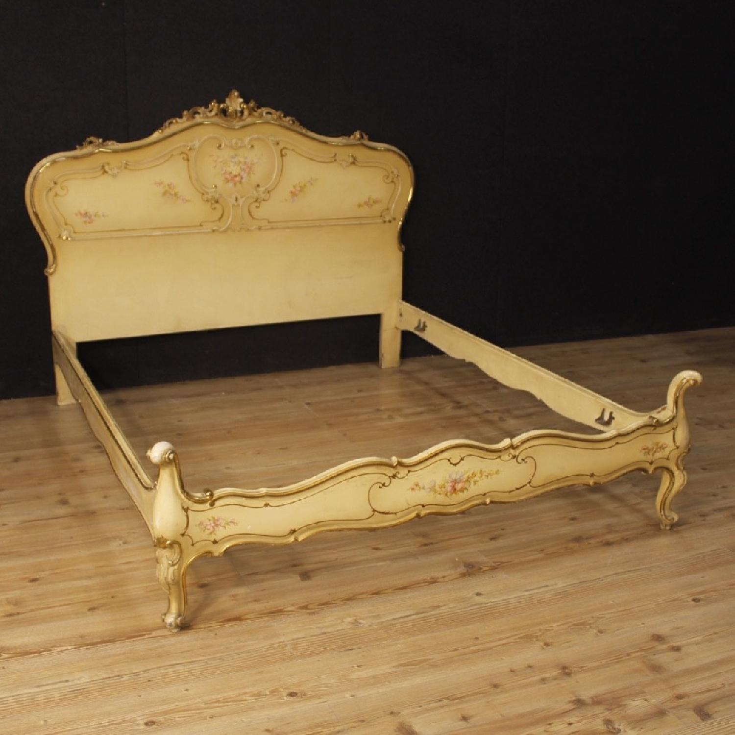 Venetian Double Bed in Lacquered & Painted Wood - image-1