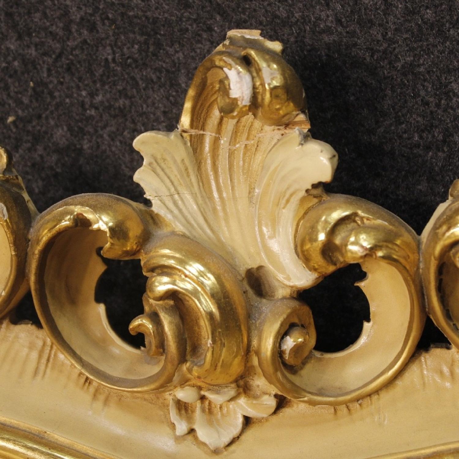 Venetian Double Bed in Lacquered & Painted Wood - image-3