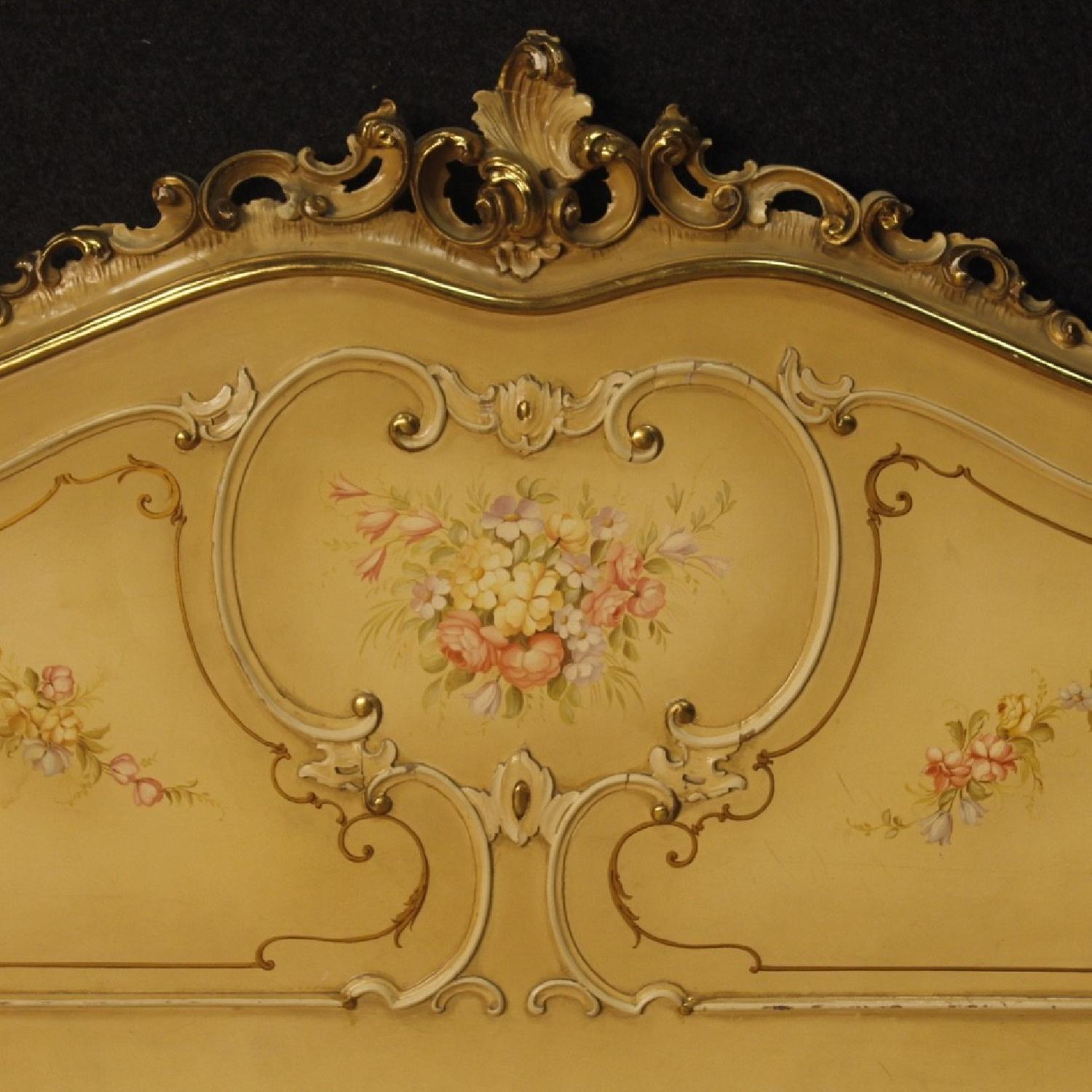 Venetian Double Bed in Lacquered & Painted Wood - image-7