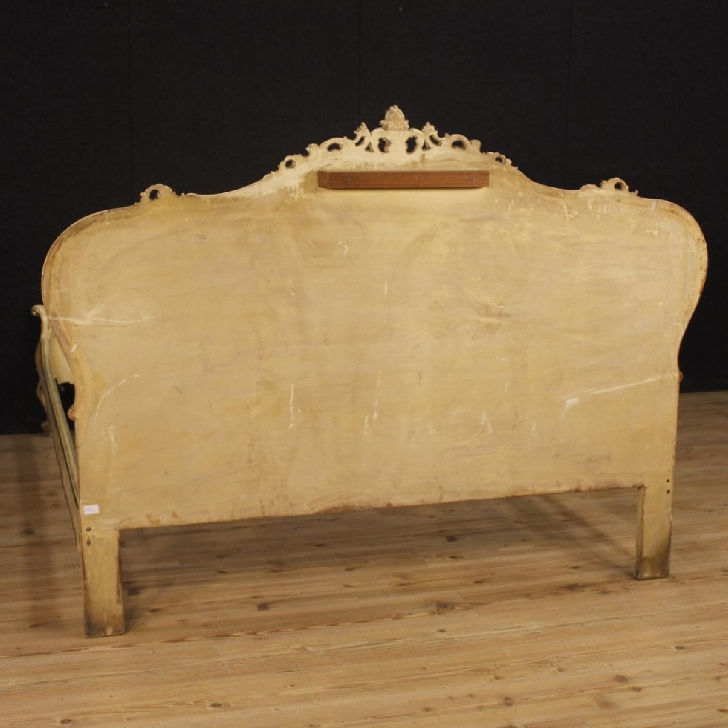 Venetian Double Bed in Lacquered & Painted Wood - image-11