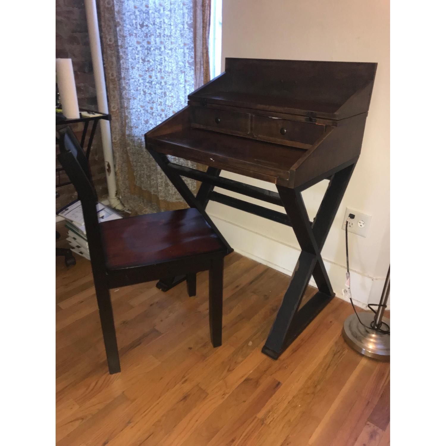 World Market Secretary Desknull
