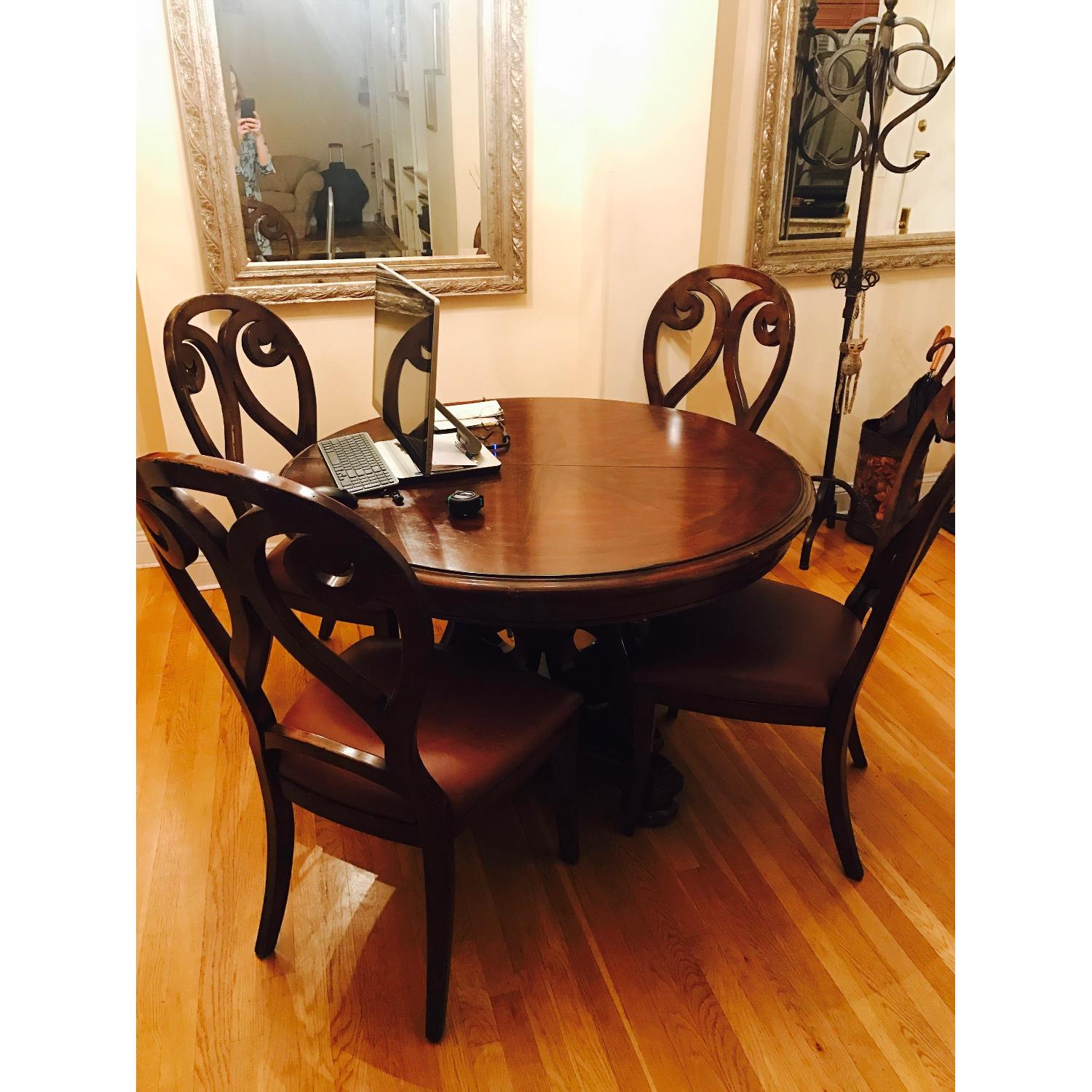 Oak Dining Table w/ 4 Chairs - AptDeco