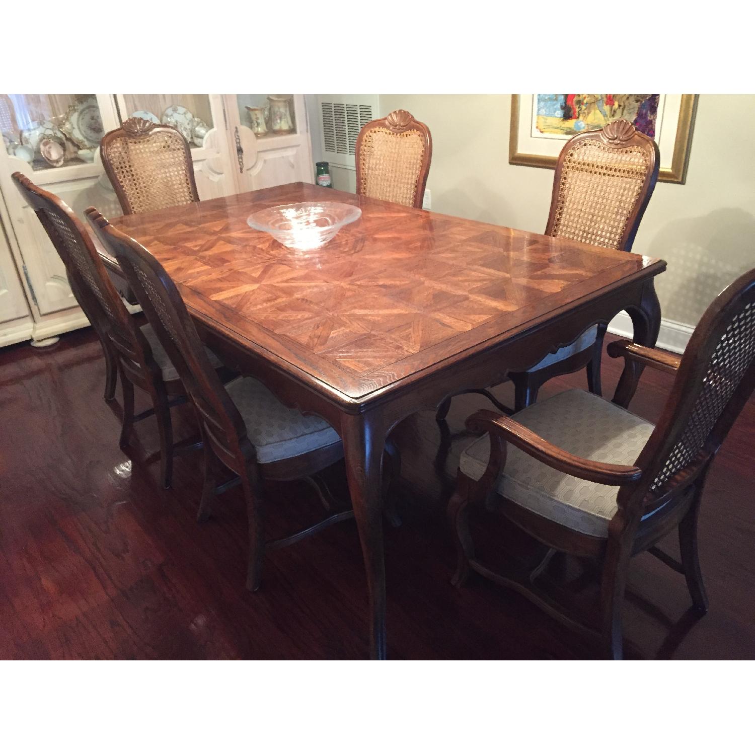 Hickory Oak Expandable Dining Table w/ 6 Chairs - AptDeco