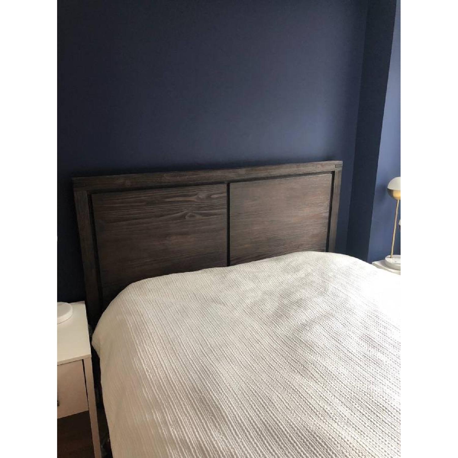 Bob's Austin Queen Size Bed AptDeco