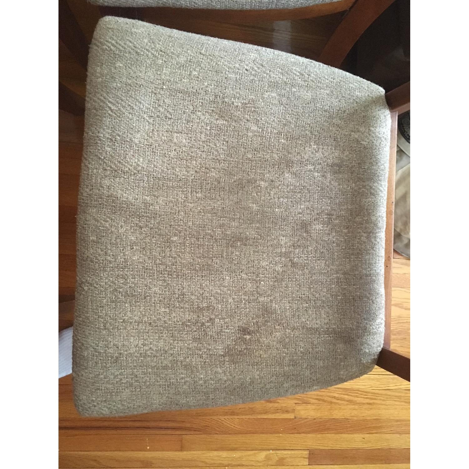 Broyhill Expandable Dining Table w/ 6 Chairs - image-4