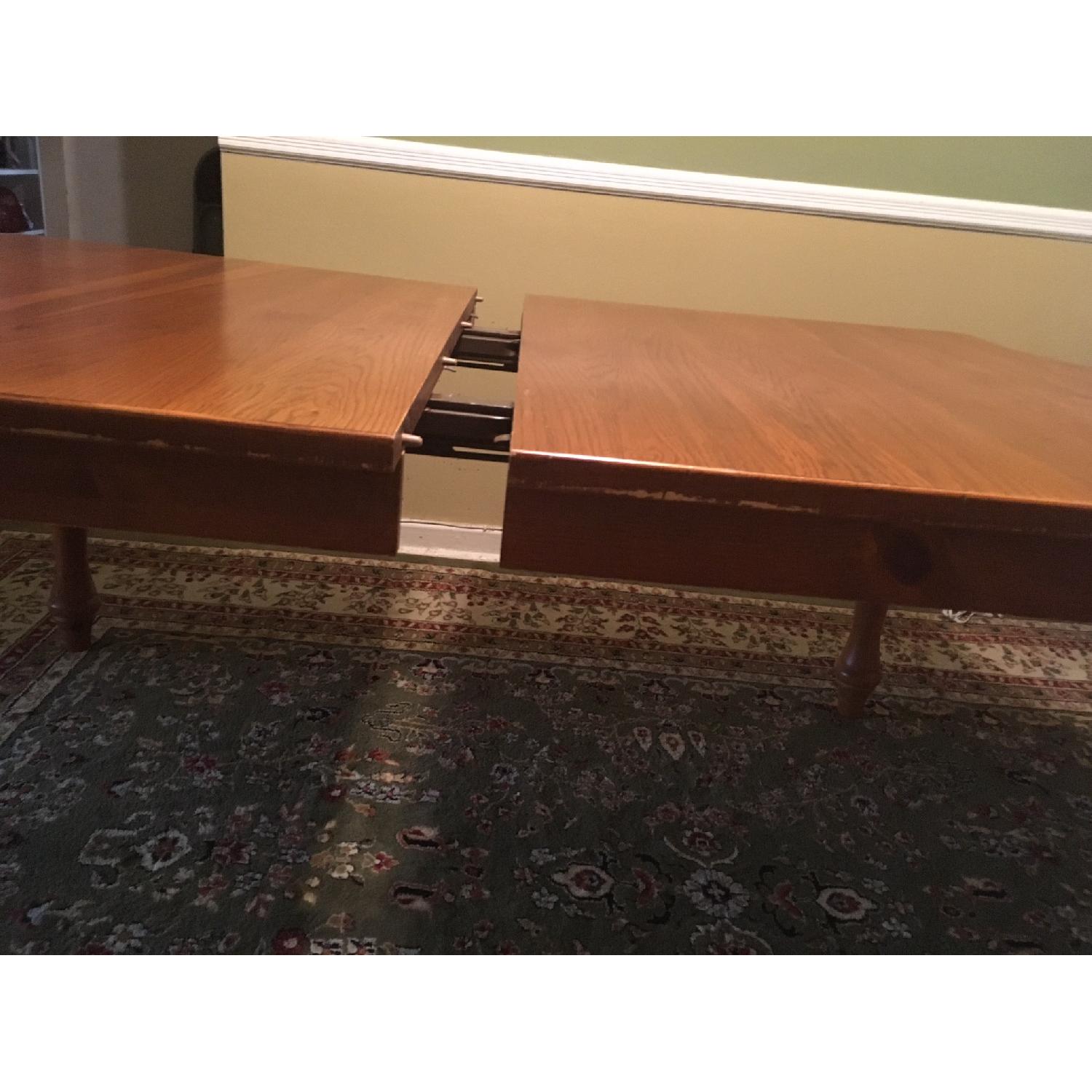 Broyhill Expandable Dining Table w/ 6 Chairs - image-8