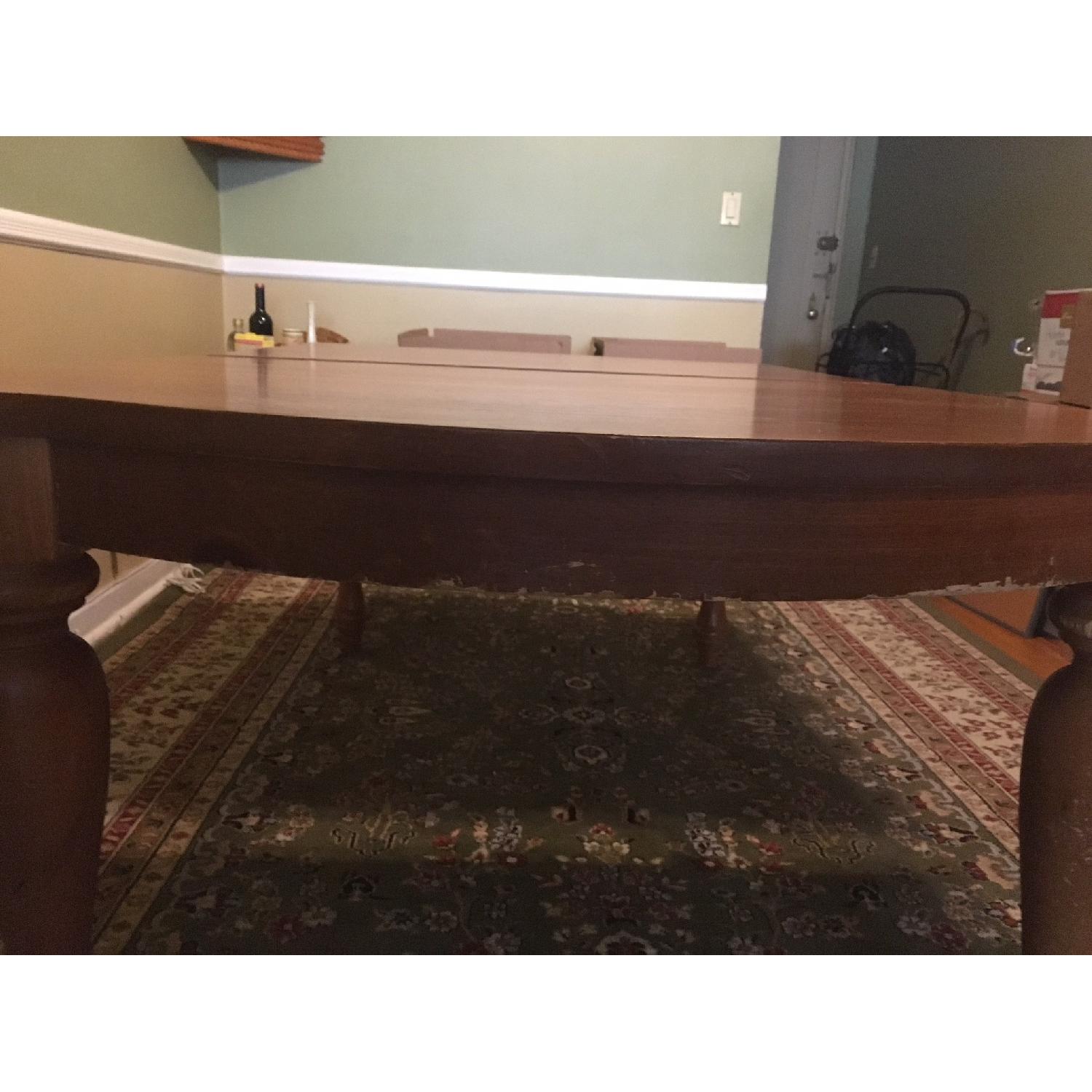 Broyhill Expandable Dining Table w/ 6 Chairs - image-9