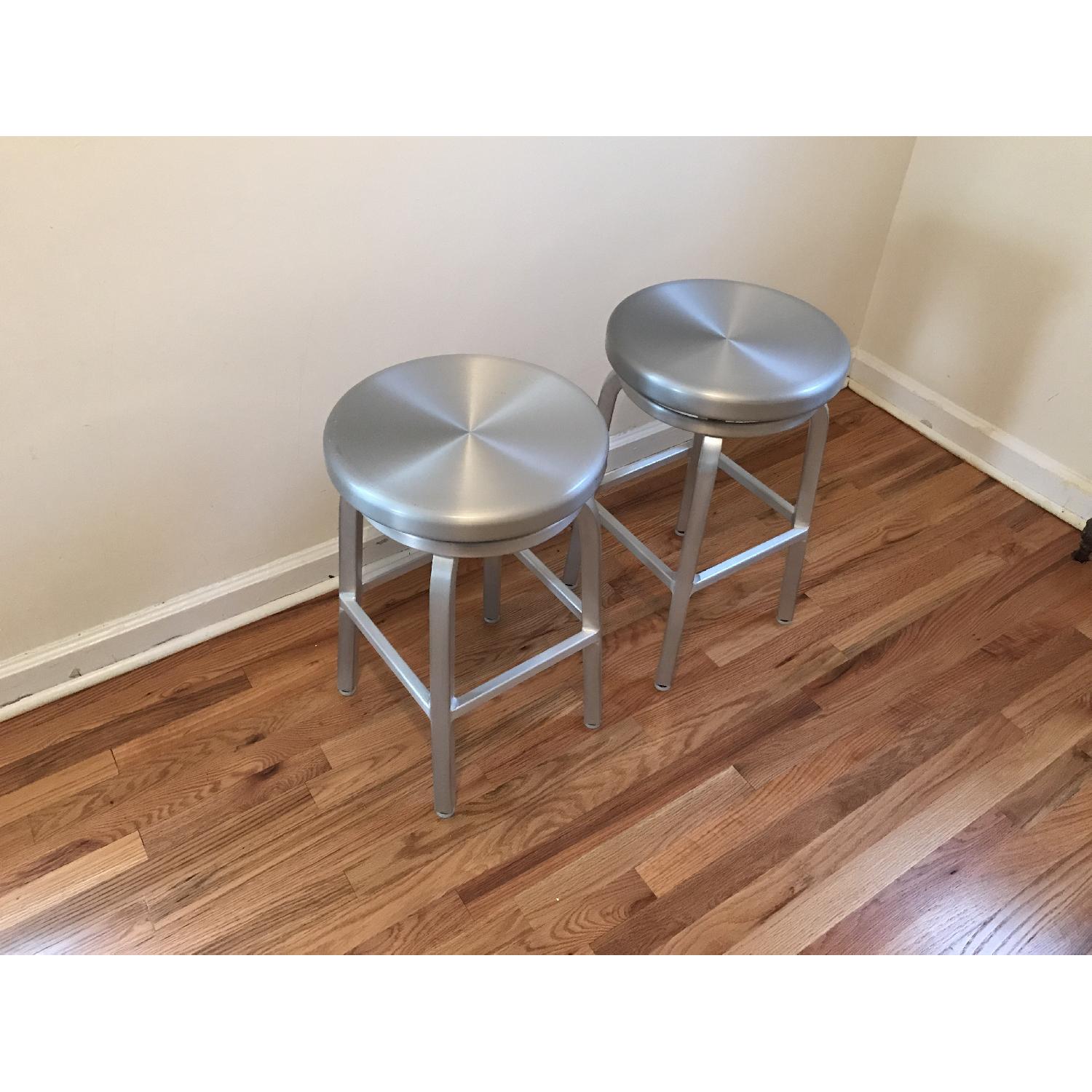 Cartel & Barrel Spin Swivel Backless Counter Stools AptDeco