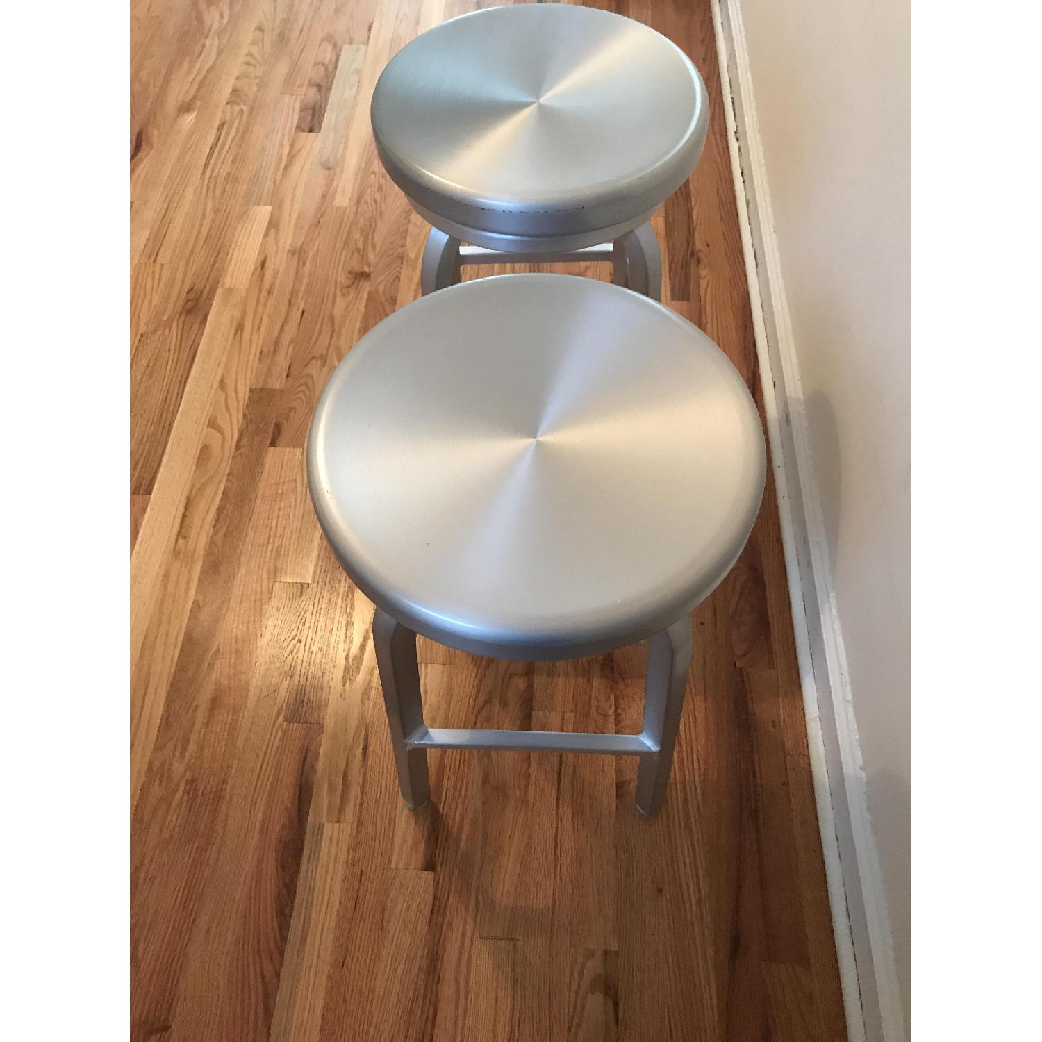 Cartel & Barrel Spin Swivel Backless Counter Stools AptDeco