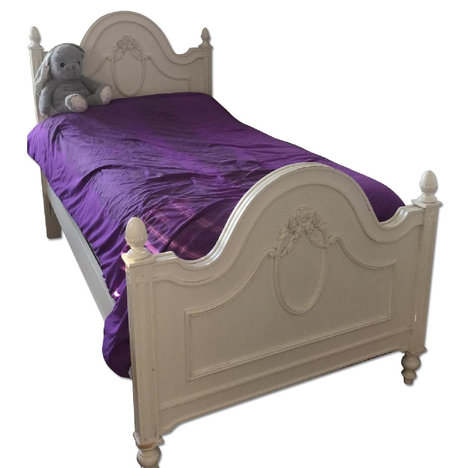 Stanley Furniture Isabella Cameo Twin Bed AptDeco
