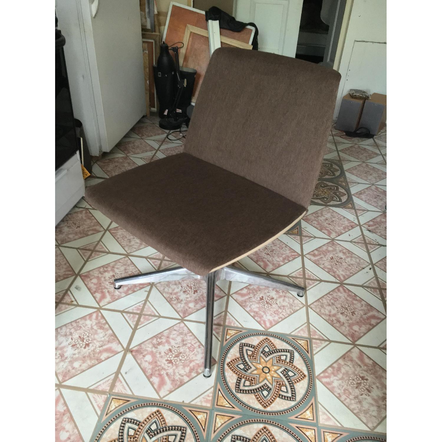 Geiger Clamshell Accent Chair - image-1