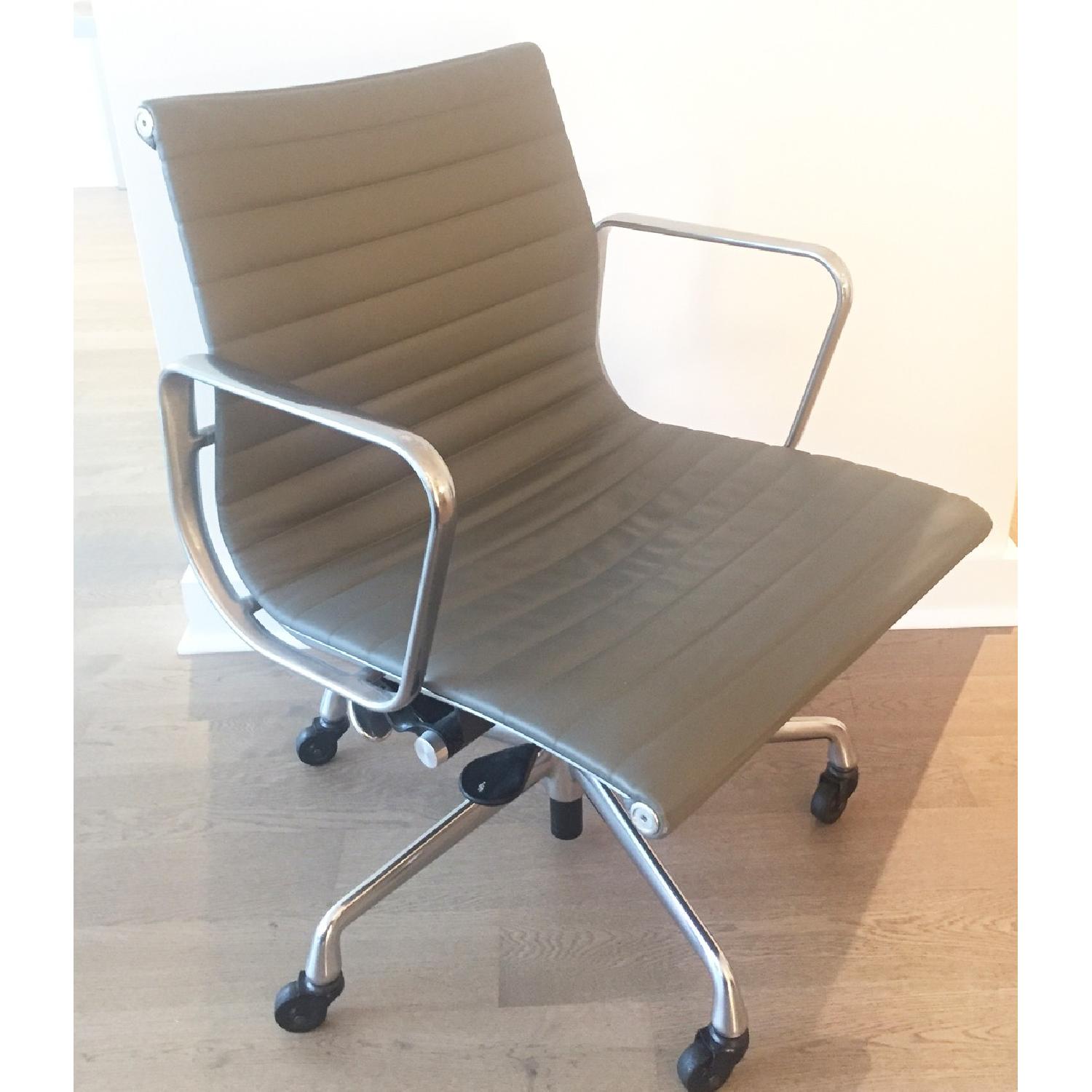 Herman Miller Eames Desk Chair - image-2