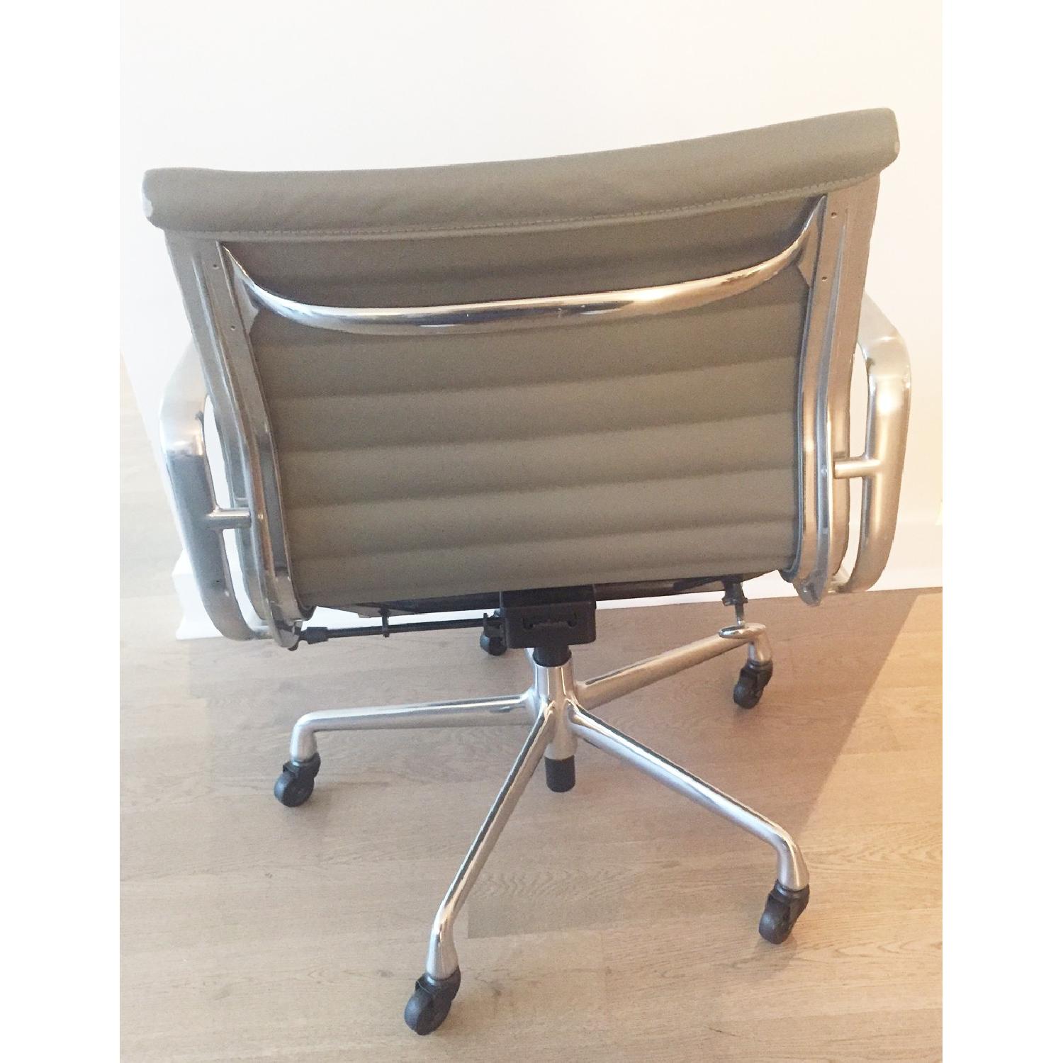 Herman Miller Eames Desk Chair - image-6
