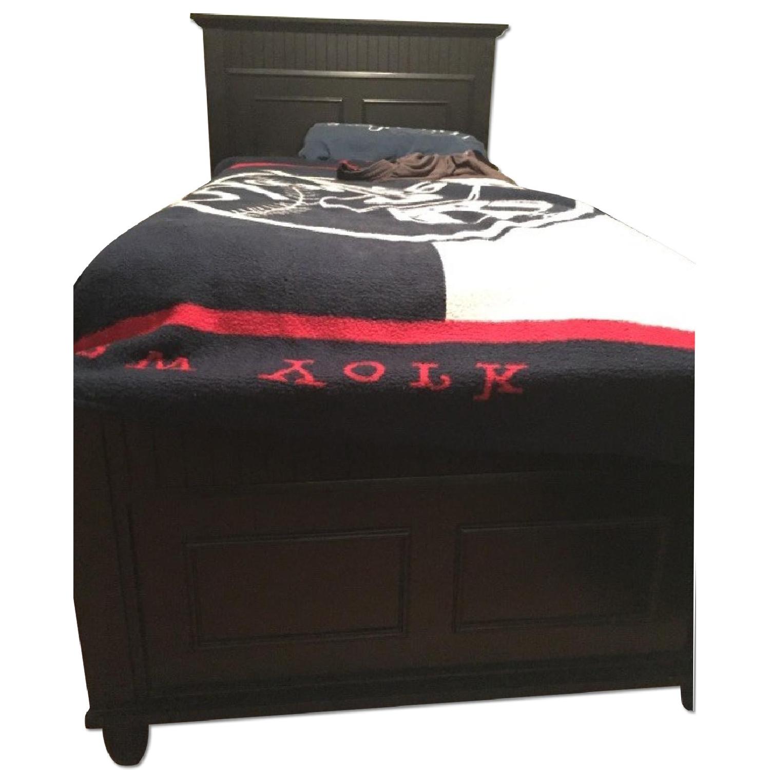 Bob's 3 Piece Bedroom Set - AptDeco