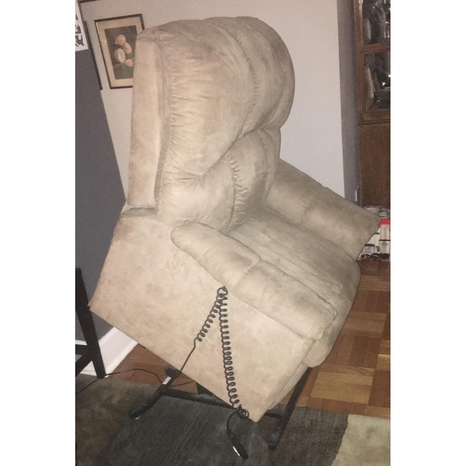 Jordan's Furniture Power Lift Recliner Chair - image-2