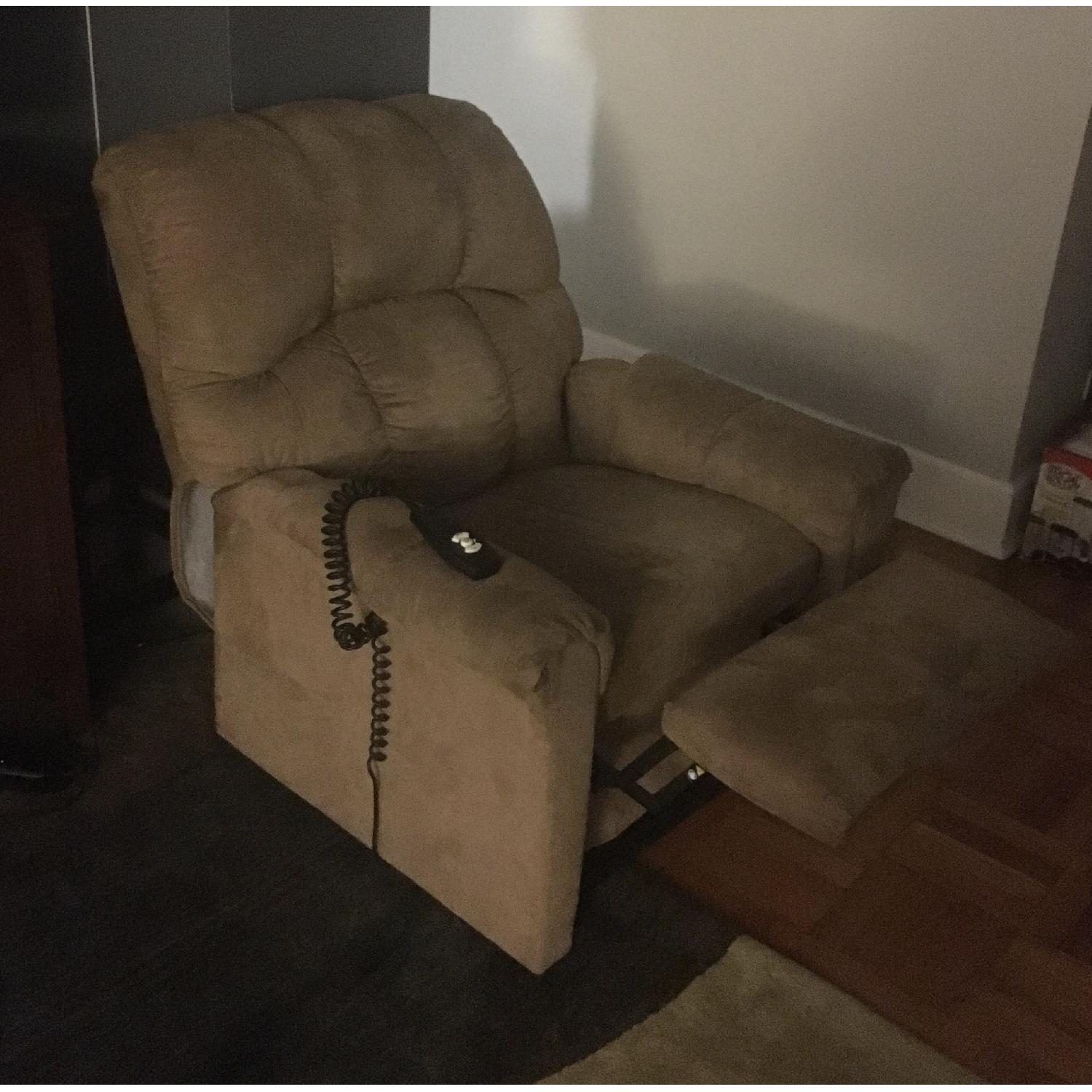 Jordan's Furniture Power Lift Recliner Chair - image-3
