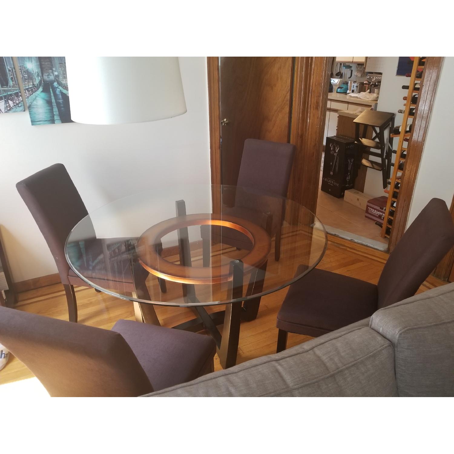 Macy's Modern Round Glass Dining Table w/ 4 Chairs AptDeco