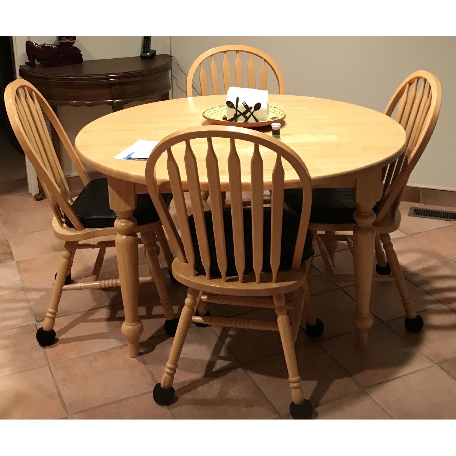 Round Oak Wood Table w/ 4 Matching Chairs - AptDeco