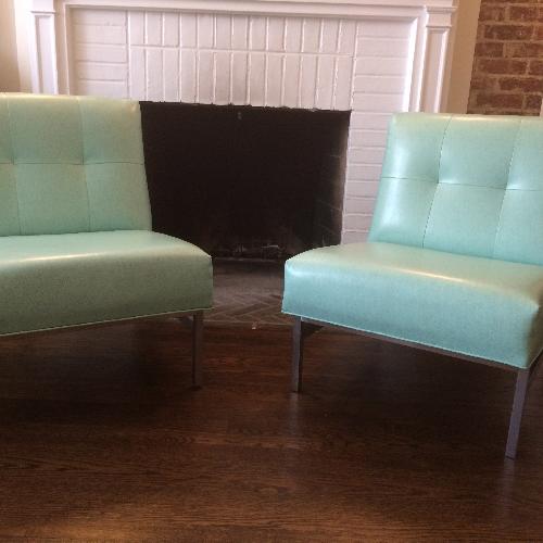 Used Vintage Mid-Century Knoll Tufted Leather Chair for sale on AptDeco