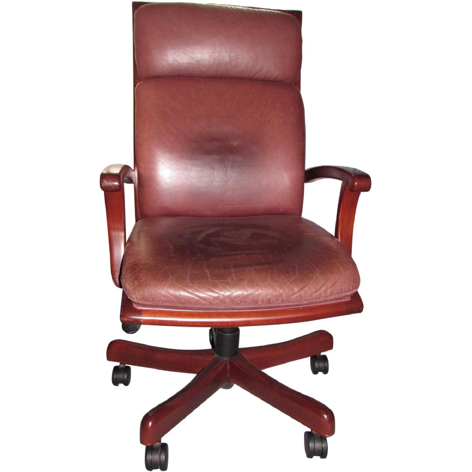 Hancock Moore Swivel Tilt Executive Chair Aptdeco
