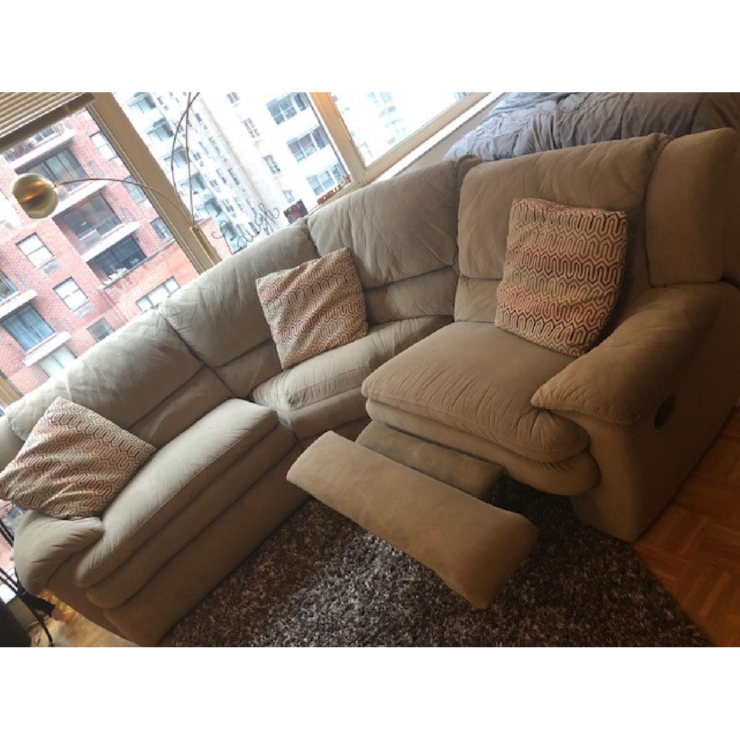 Bob's Pacifica Sectional Sofa w/ 2 Reclining Seats AptDeco