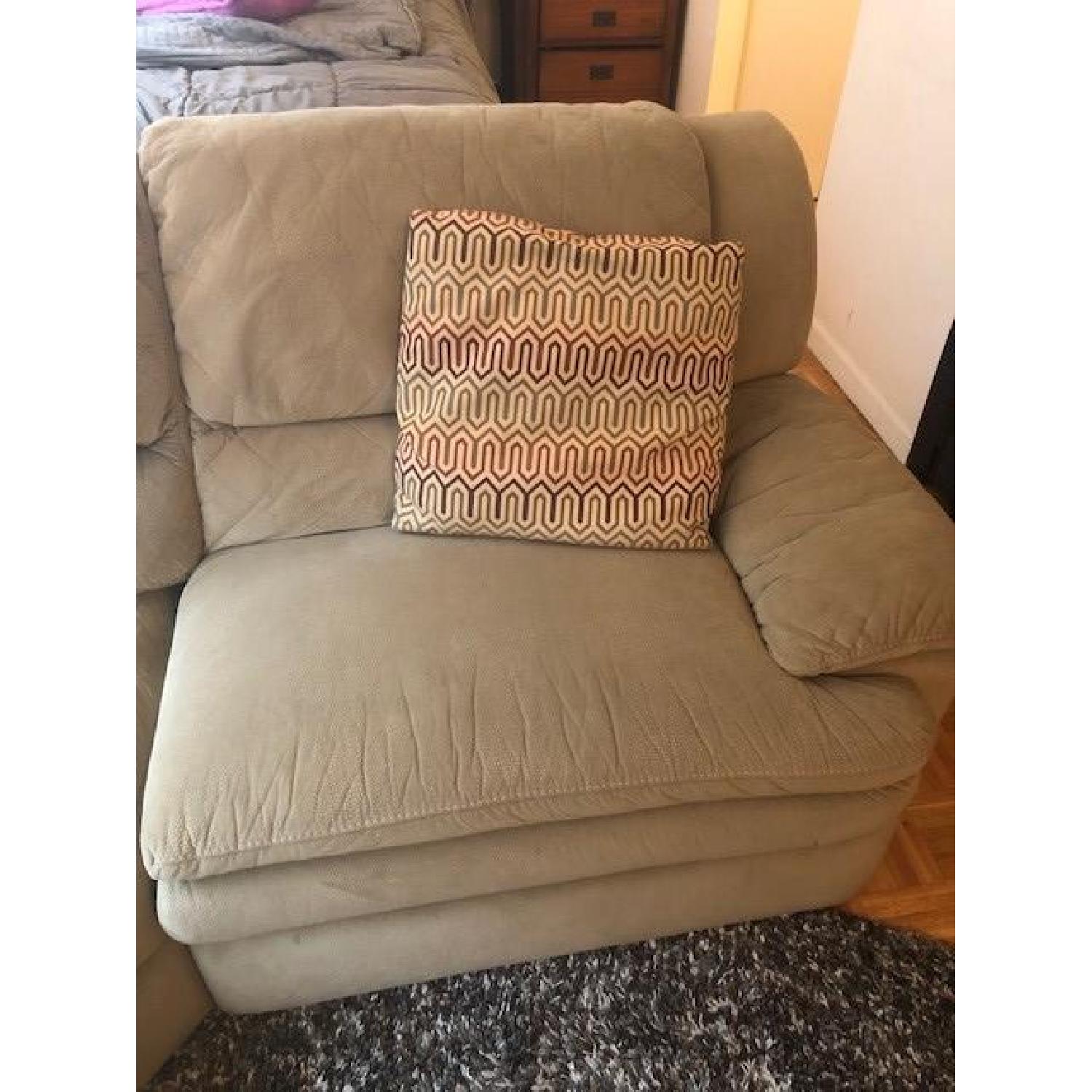 Bob's Pacifica Sectional Sofa w/ 2 Reclining Seats AptDeco