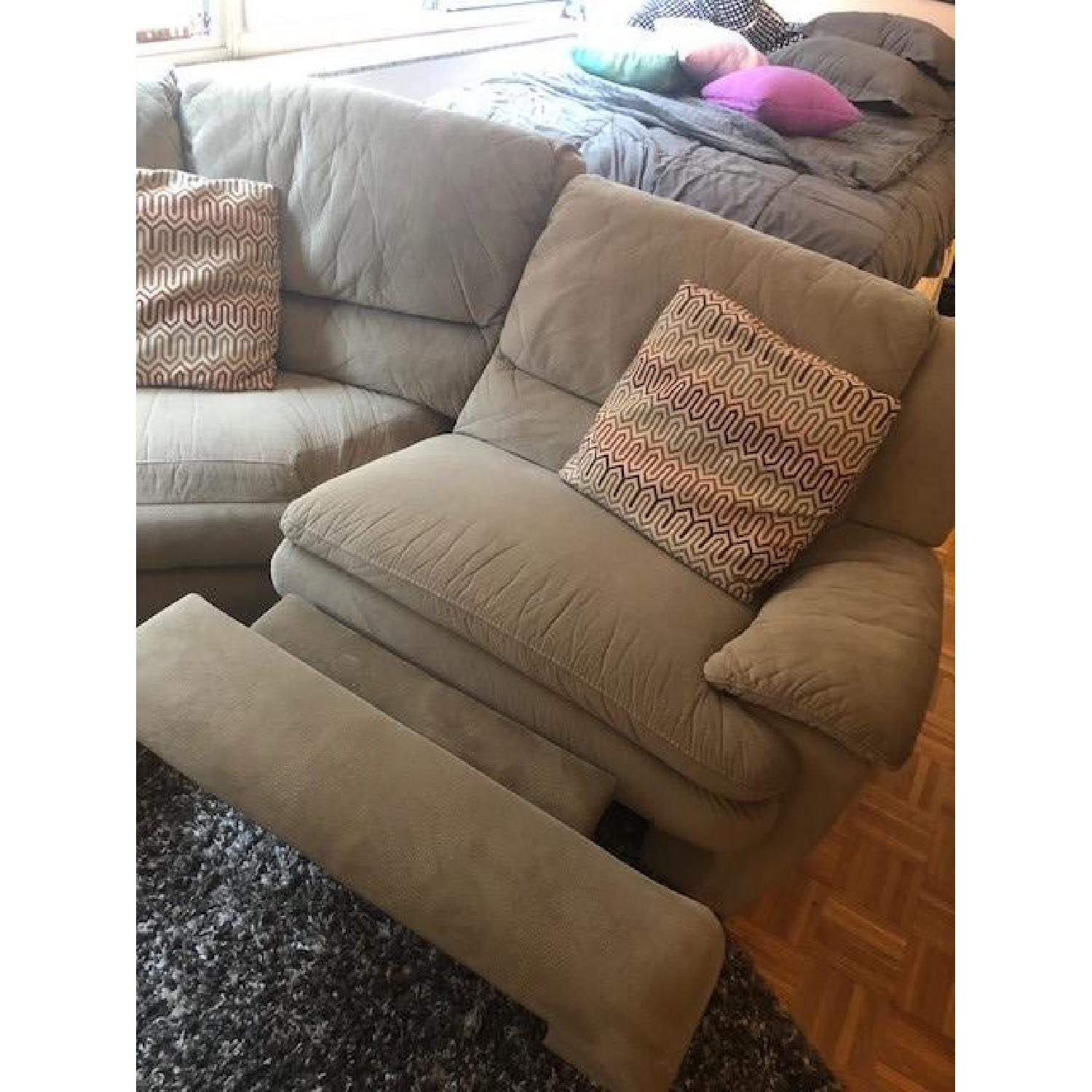 Bob's Pacifica Sectional Sofa w/ 2 Reclining Seats AptDeco