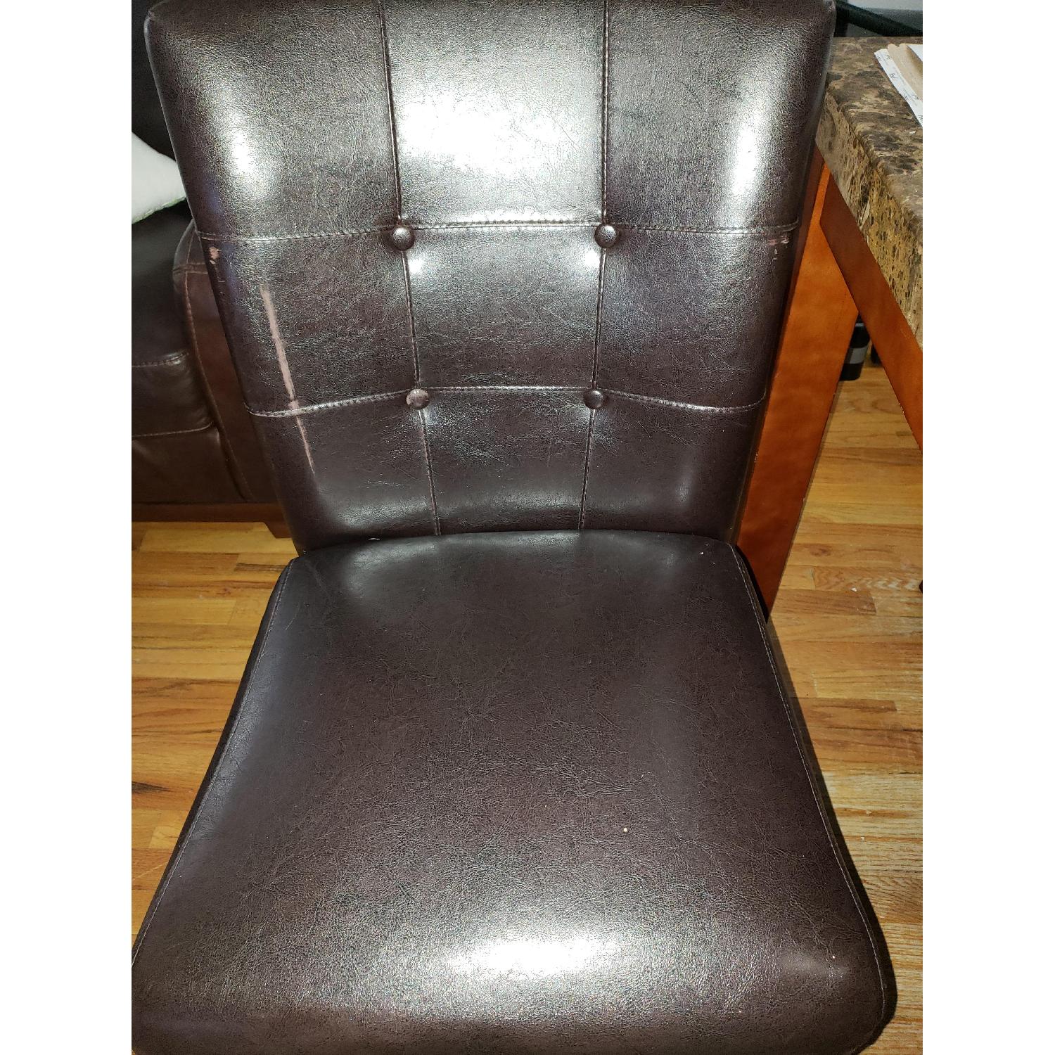 Raymour & Flanigan Marble Dining Table w/ 4 Chairs AptDeco