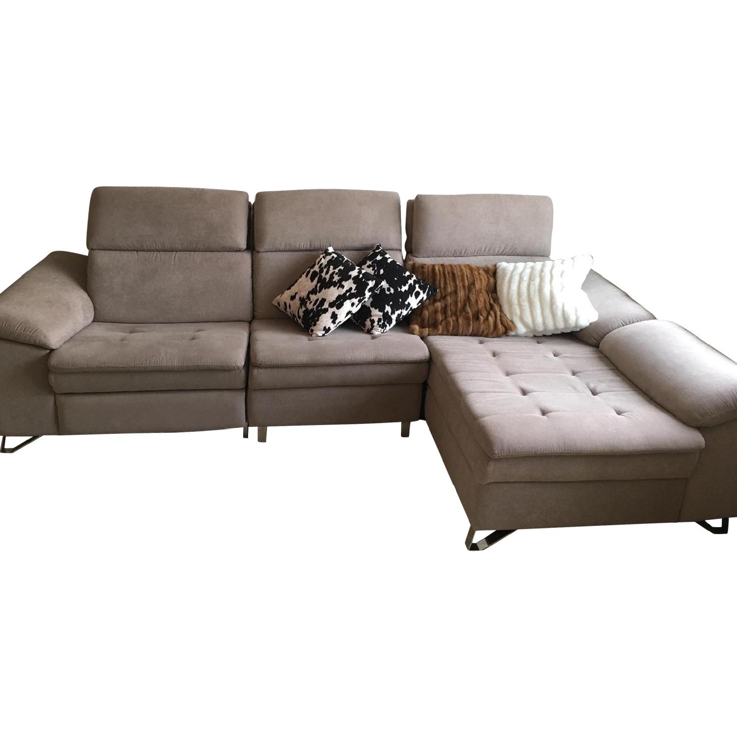 Modern 3Piece Sectional Sofa w/ Electric Recliner AptDeco