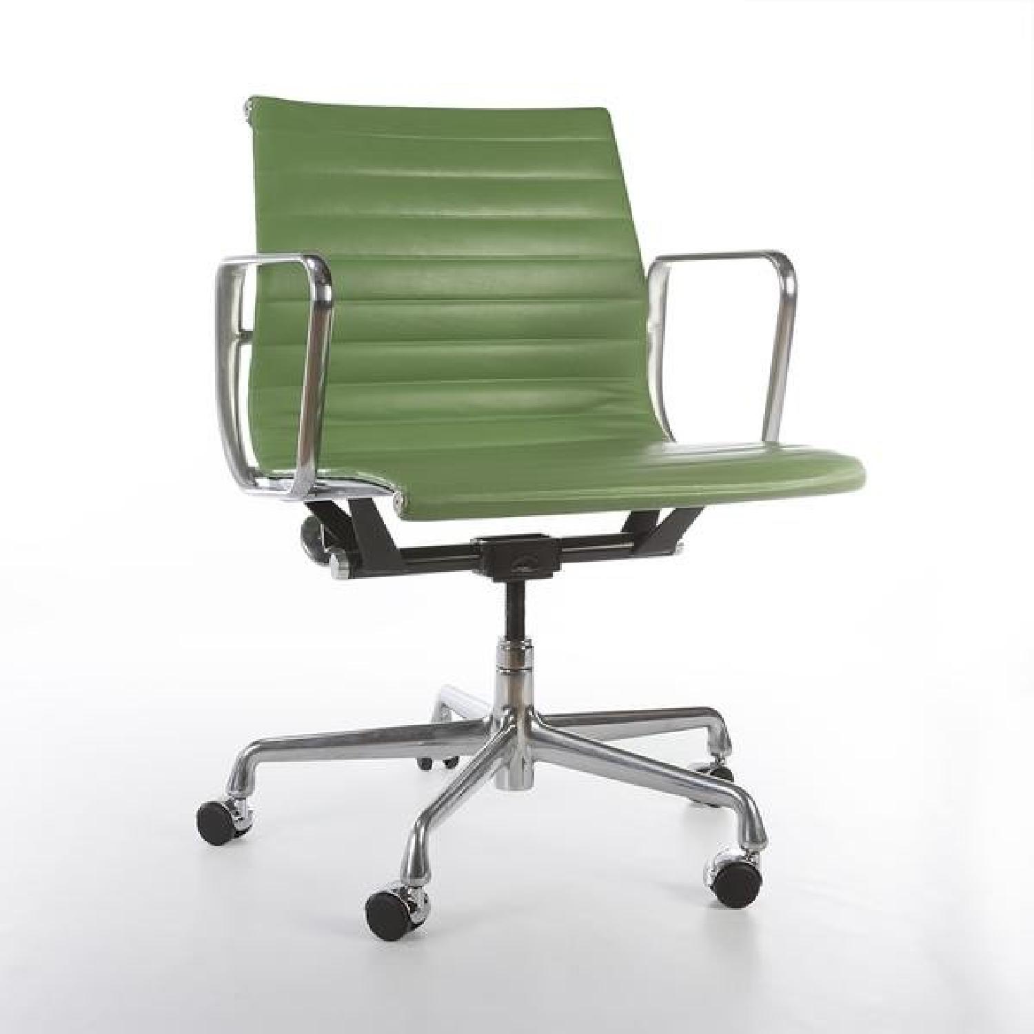 Herman Miller Eames Management Chair - image-5