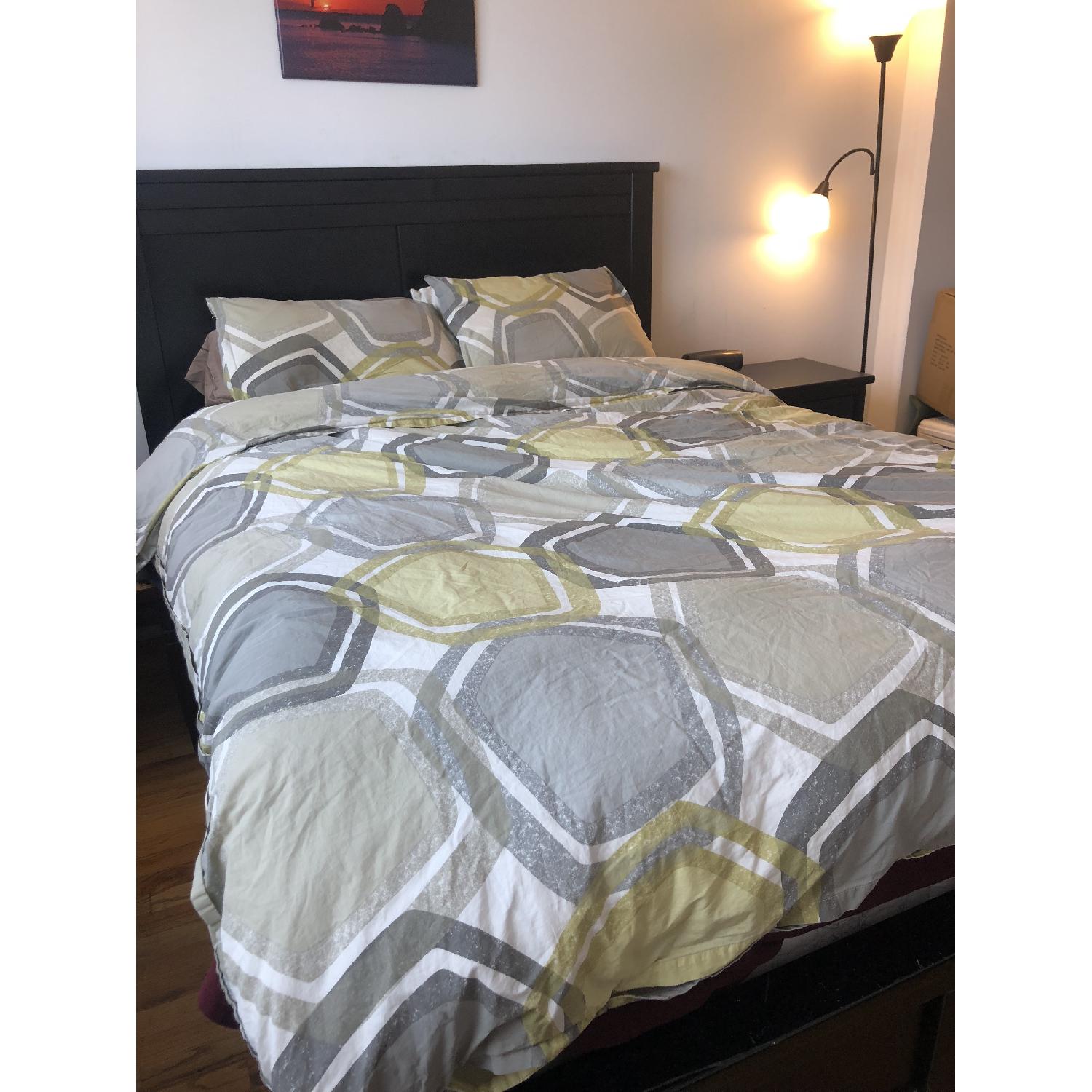 RC Willey Diego Black Casual Contemporary Queen Bed - image-3