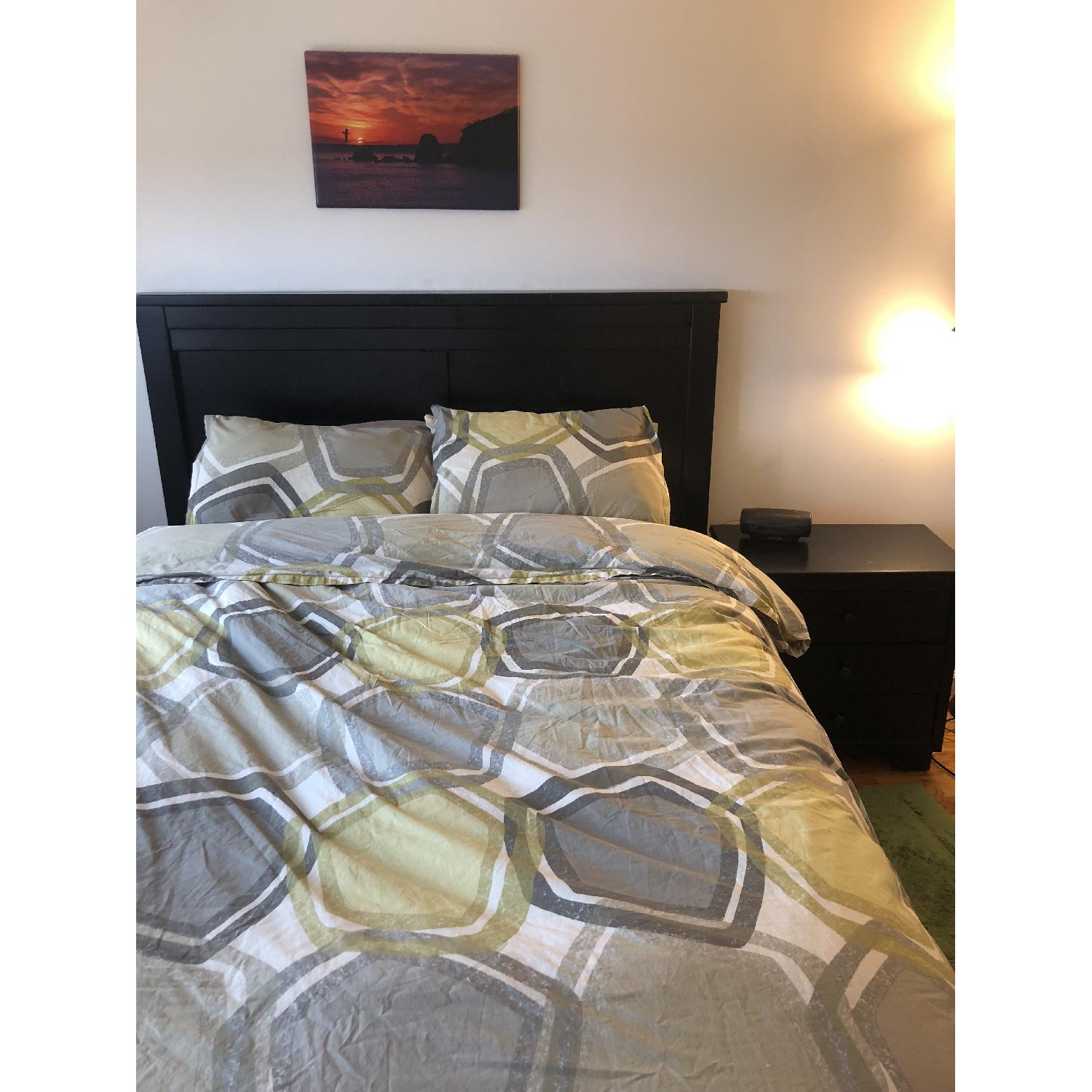 RC Willey Diego Black Casual Contemporary Queen Bed - image-4