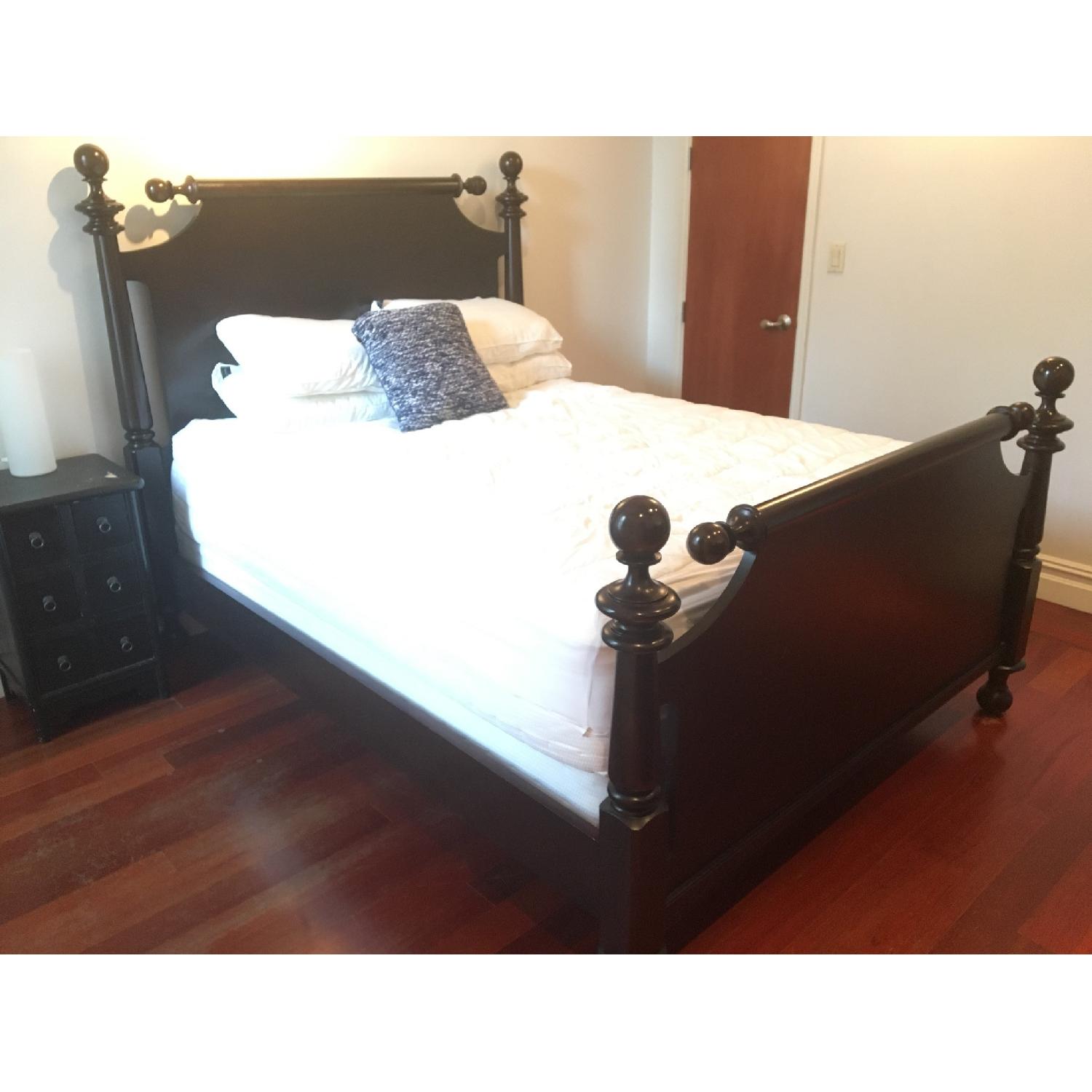 Bernhardt Martha Stewart East Hampton Queen Size Bed Frame - image-2