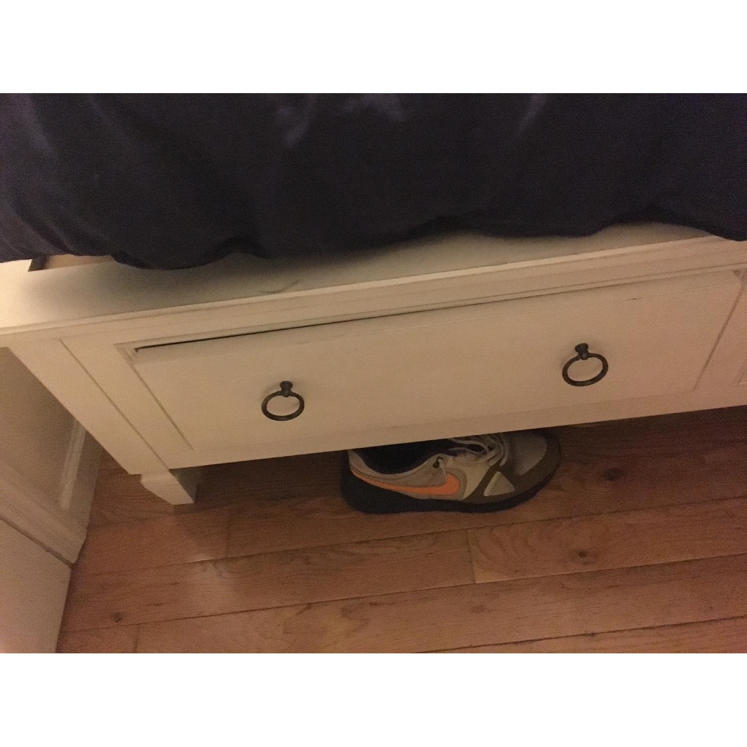 Universal Furniture Queen Sized Summer Hill Storage Bed Frame - image-3