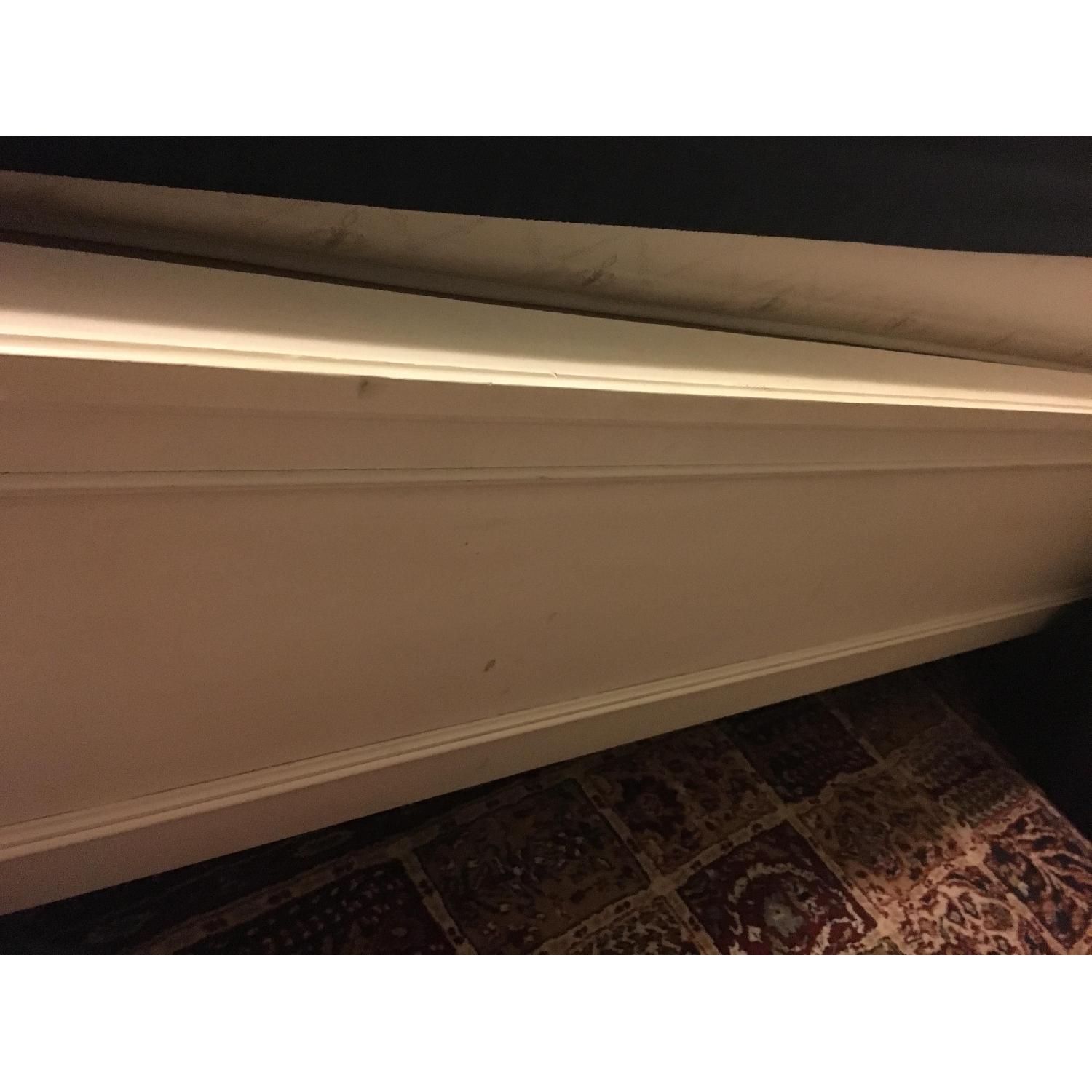 Universal Furniture Queen Sized Summer Hill Storage Bed Frame - image-5